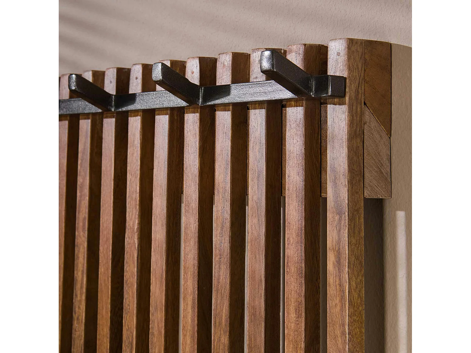 Portemanteau en bois de manguier ajouré 14 crochets DELHI