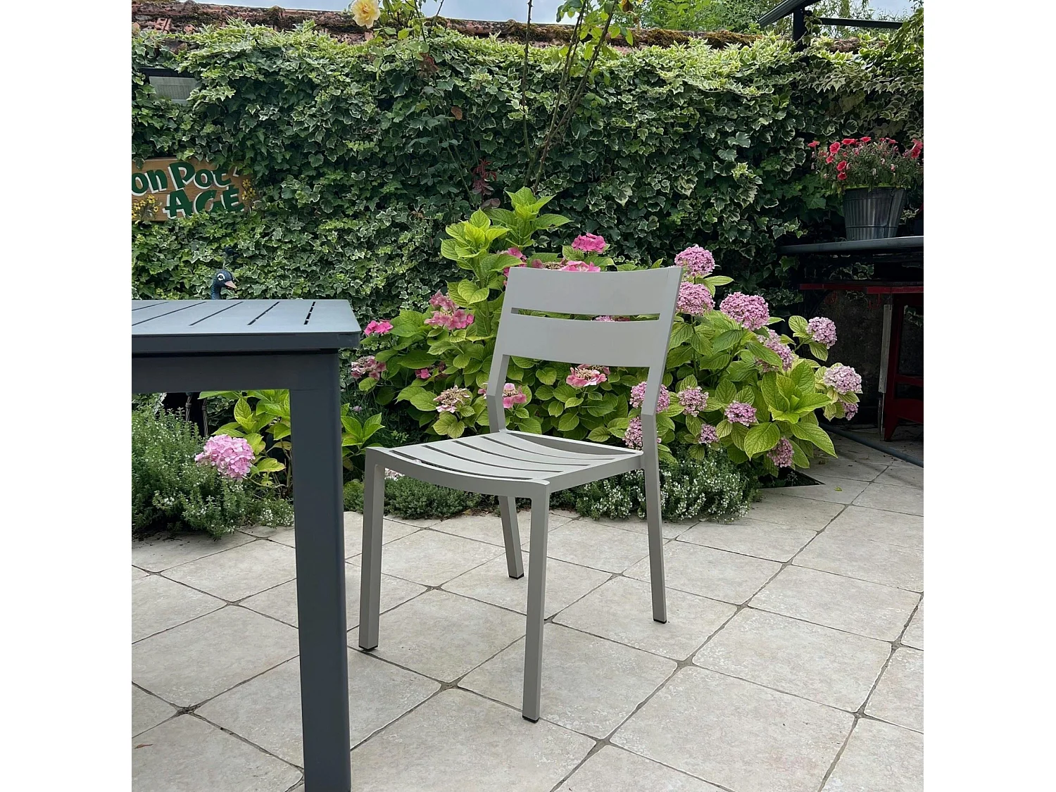 Chaise de jardin en aluminium gris sable (lot de 2) STOCKHOLM