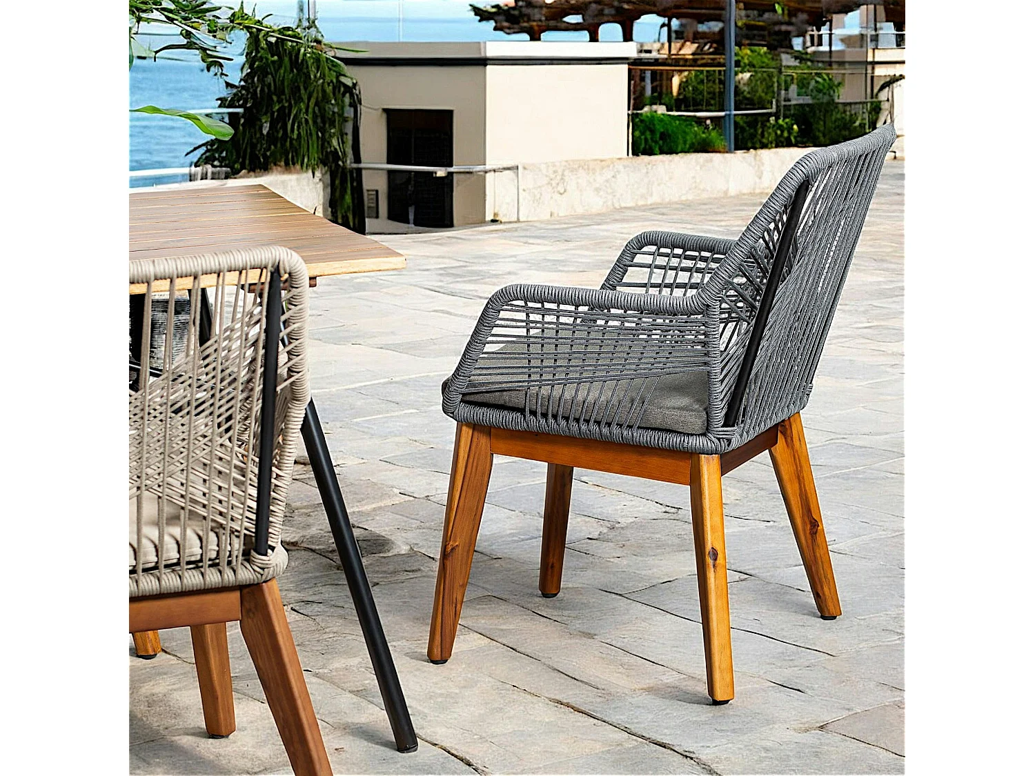 Chaise de jardin grise en corde tressée et pieds bois FSC® GRENADE