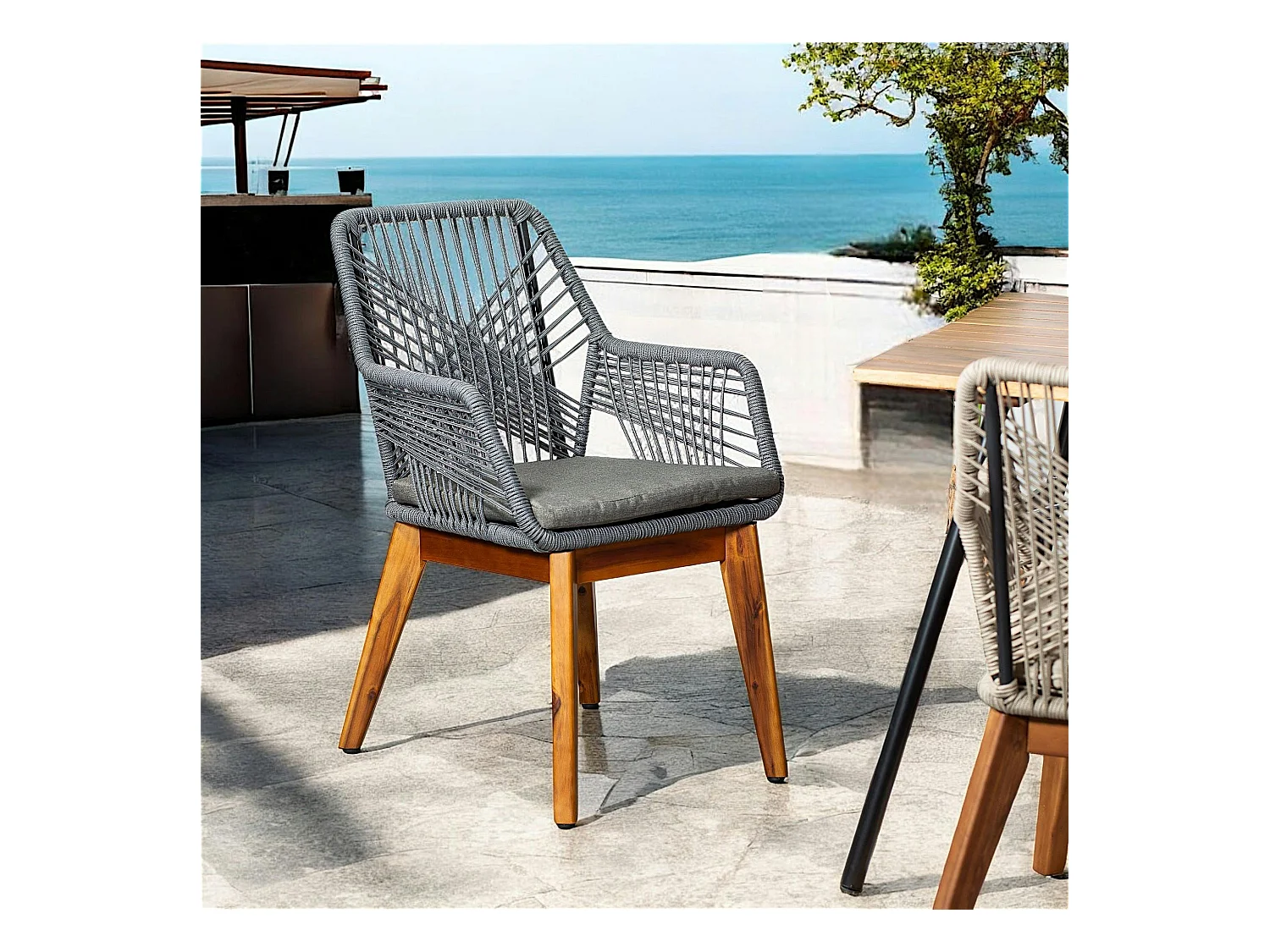 Chaise de jardin grise en corde tressée et pieds bois FSC® GRENADE