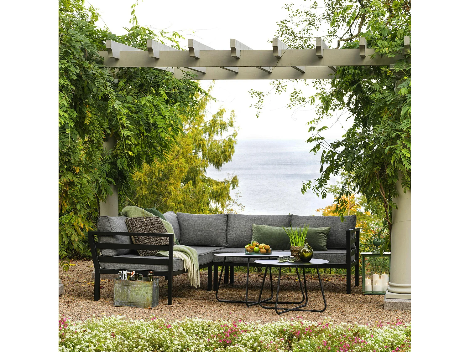 Canapé d'angle jardin en aluminium noir STOCKHOLM