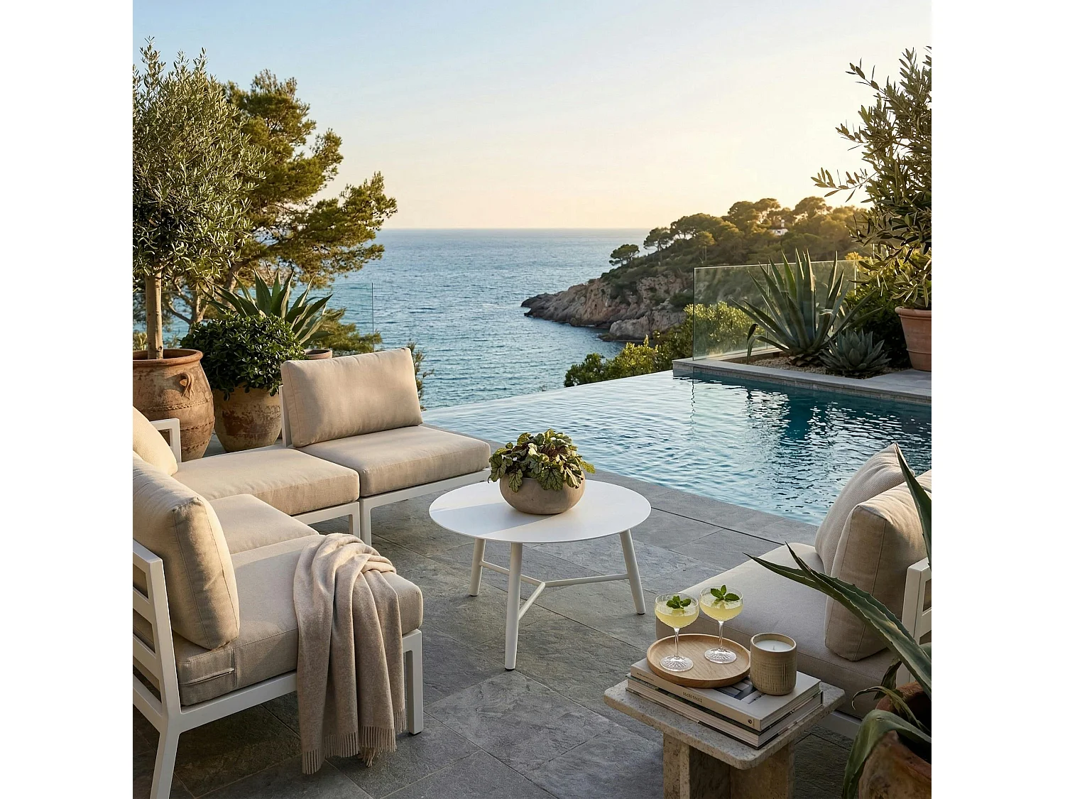 Table basse de jardin en aluminium blanc Ø 75 cm STOCKHOLM