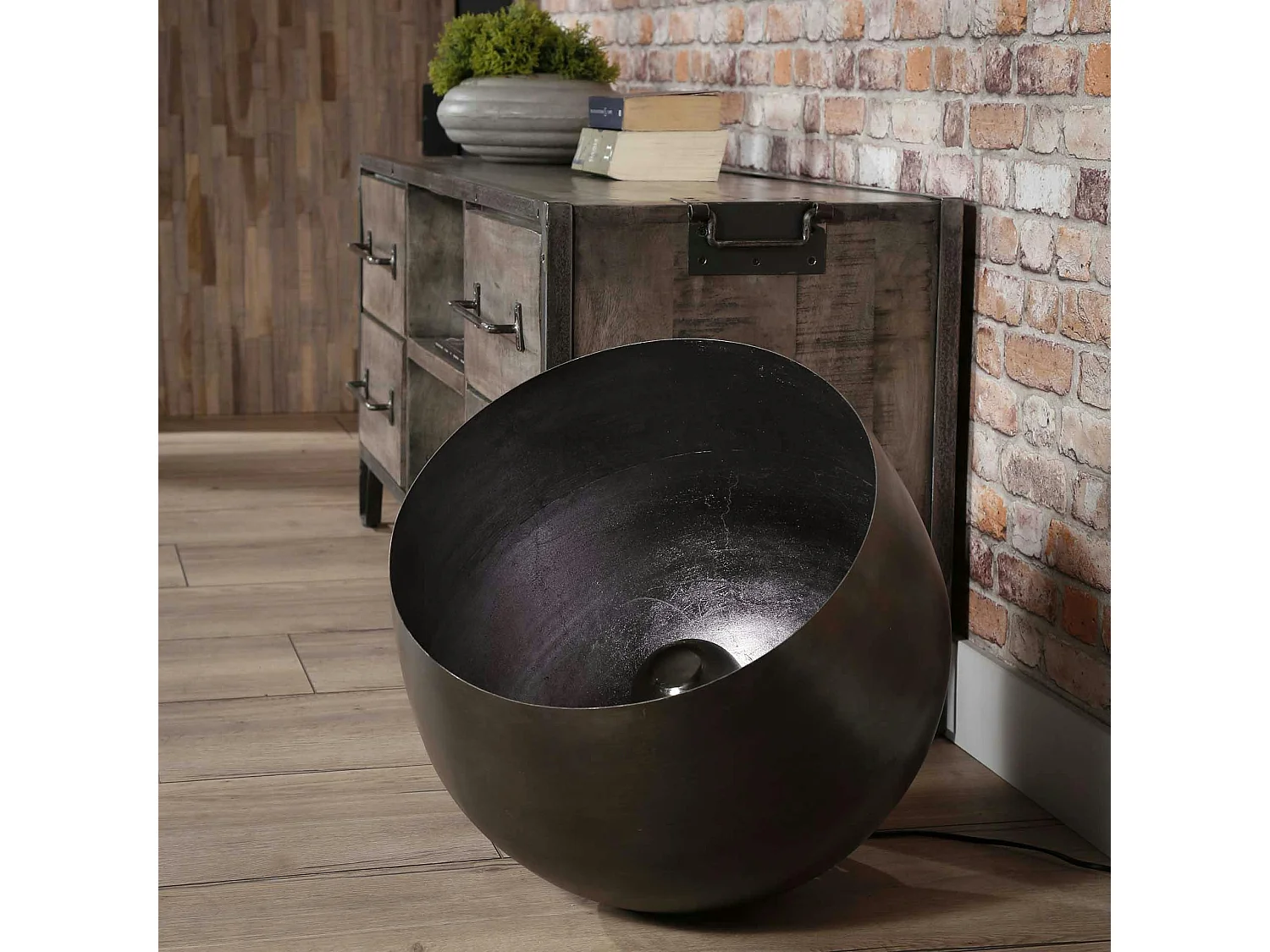 Lampe à poser industrielle cloche noire XL TRIBECA