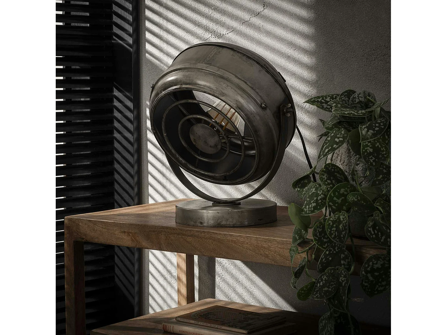 Lampe à poser industrielle forme ronde TRIBECA