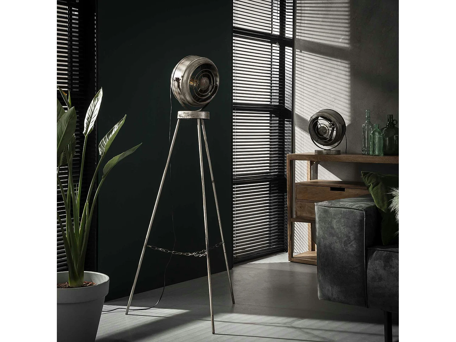 Lampe à poser industrielle forme ronde TRIBECA