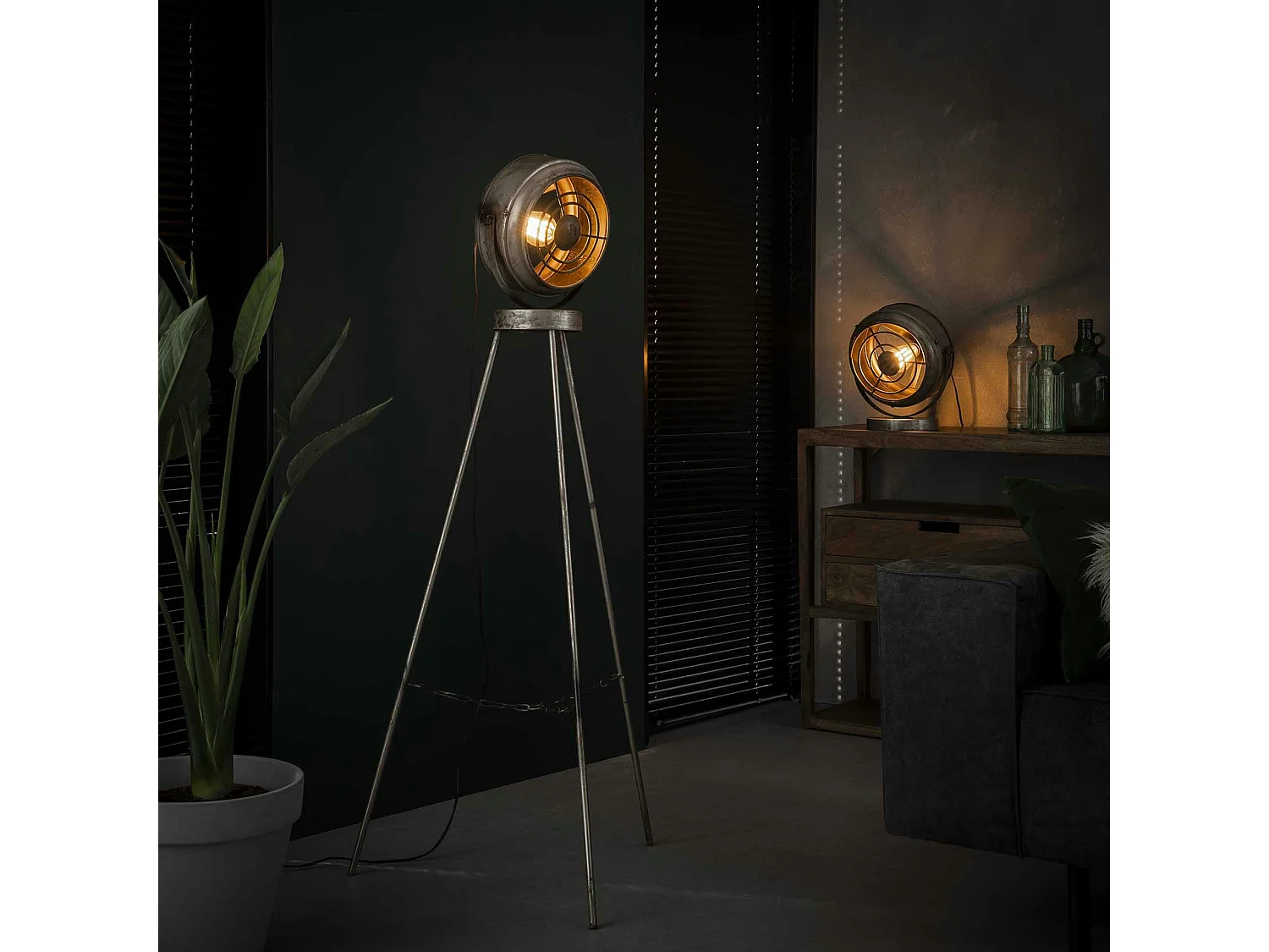 Lampe à poser industrielle forme ronde TRIBECA