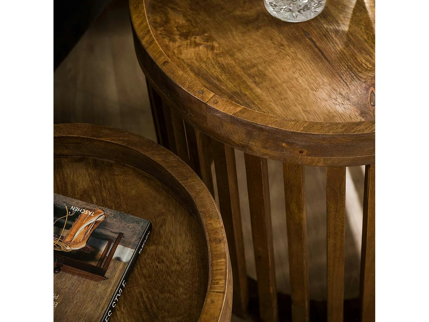 Petite table ronde striée (lot de 2) DELHI