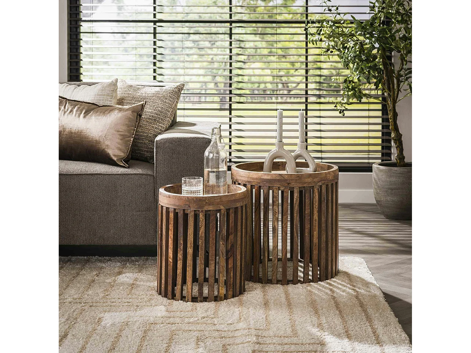 Petite table ronde striée (lot de 2) DELHI