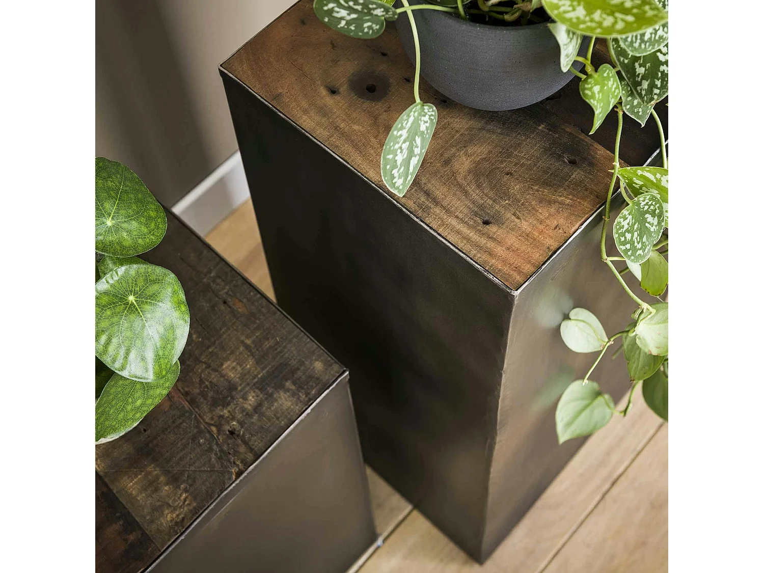 Porte-plante bois et métal patiné style industriel SHEFFIELD