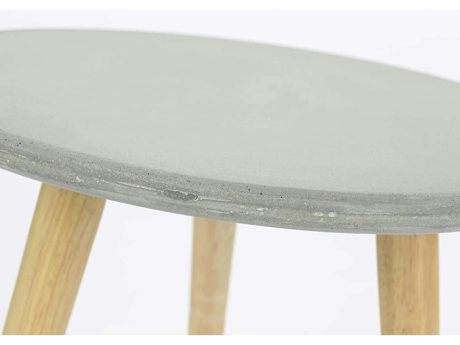 Bout de canapé rond pieds bois et plateau béton D65xH57cm