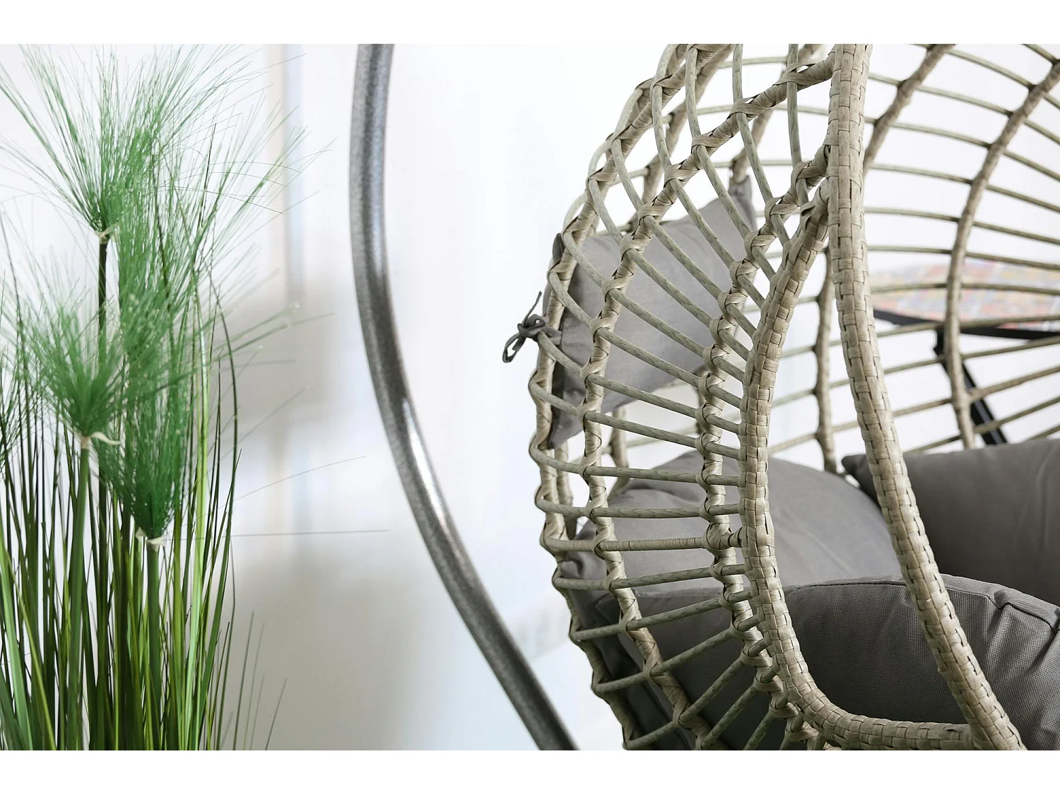 Fauteuil suspendu gris forme ronde SOUTH BEACH