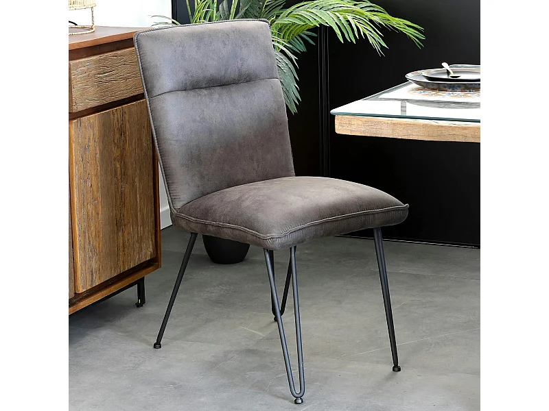 Chaise grise capitonnée salle à manger