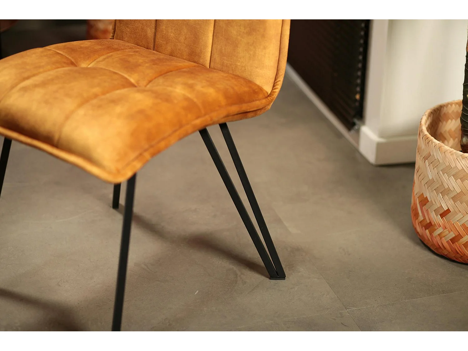 Chaise de salle à manger ocre avec pieds épingle (lot de 2) MALMOE