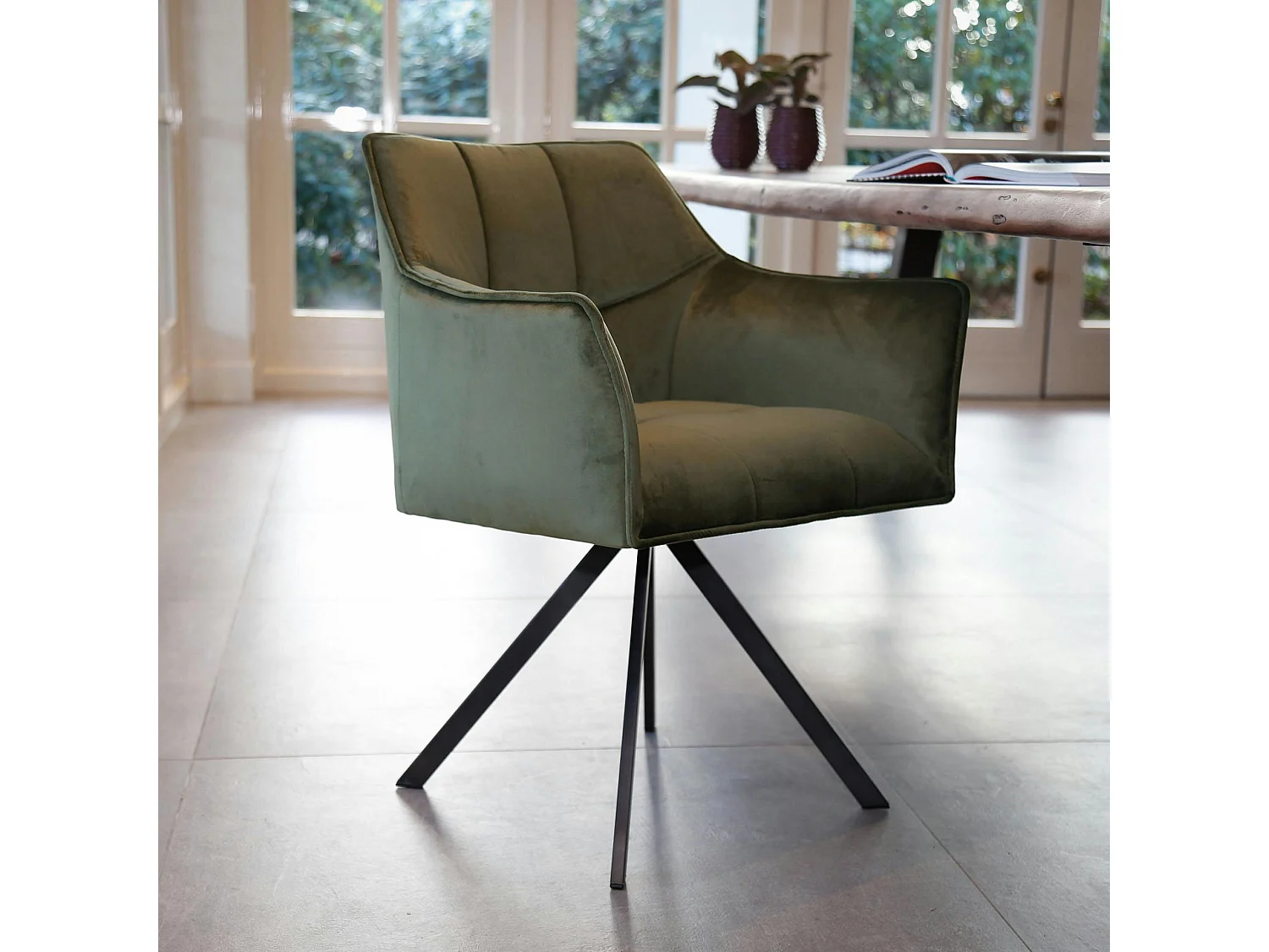 Fauteuil pivotant velours vert pied étoile MELBOURNE (lot de 2)