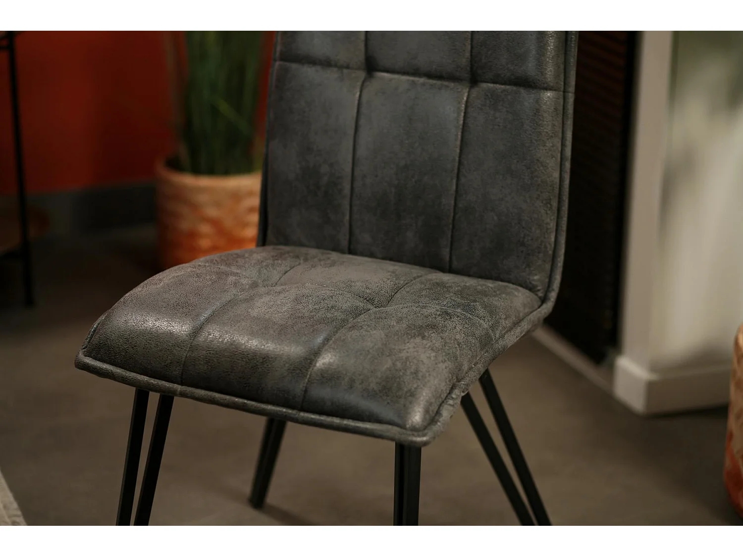 Chaise de salle à manger gris sombre avec pieds épingle (lot de 2) MALMOE