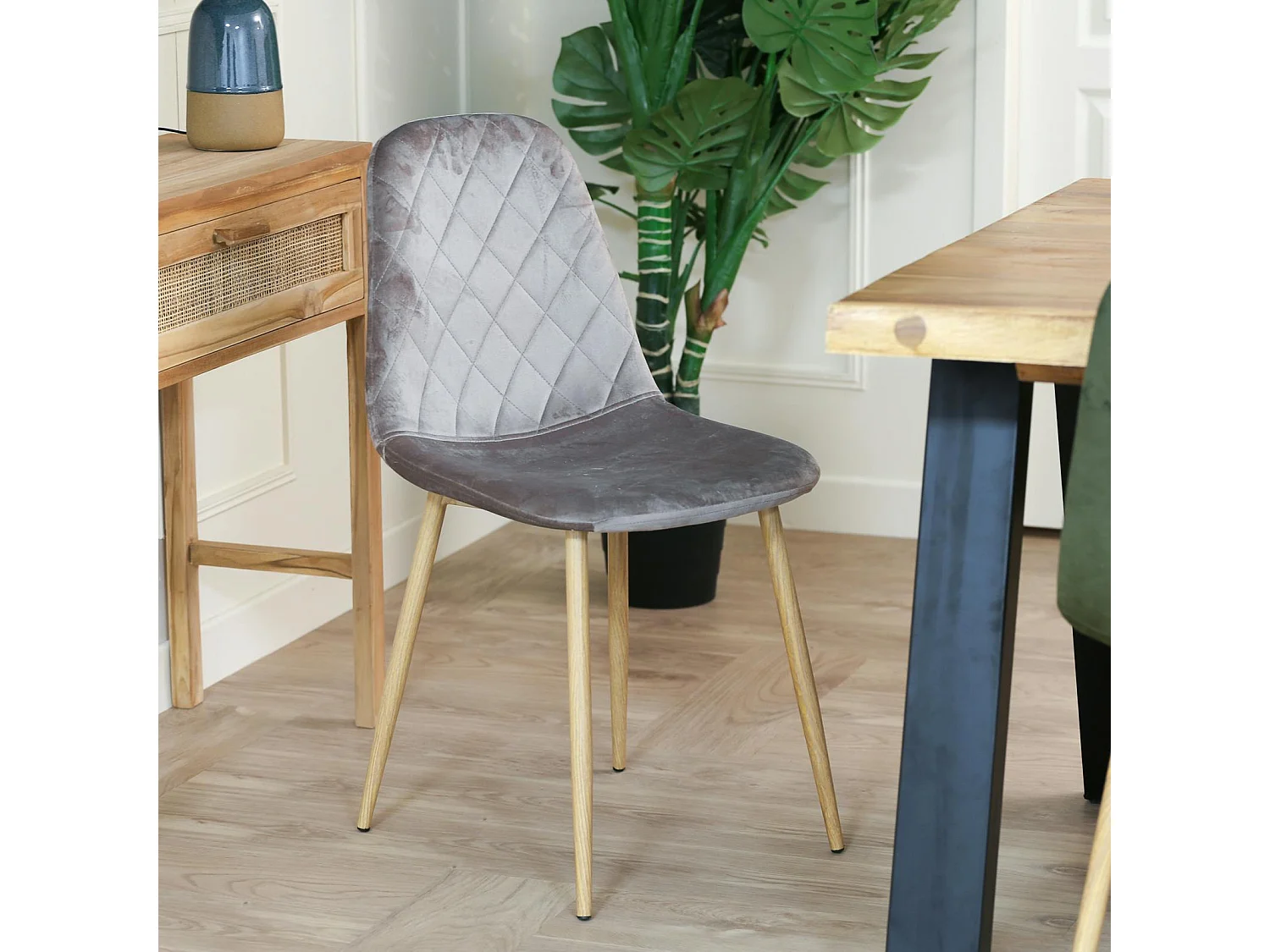 Chaise capitonnée velours gris taupe HAWAI (lot de 2)