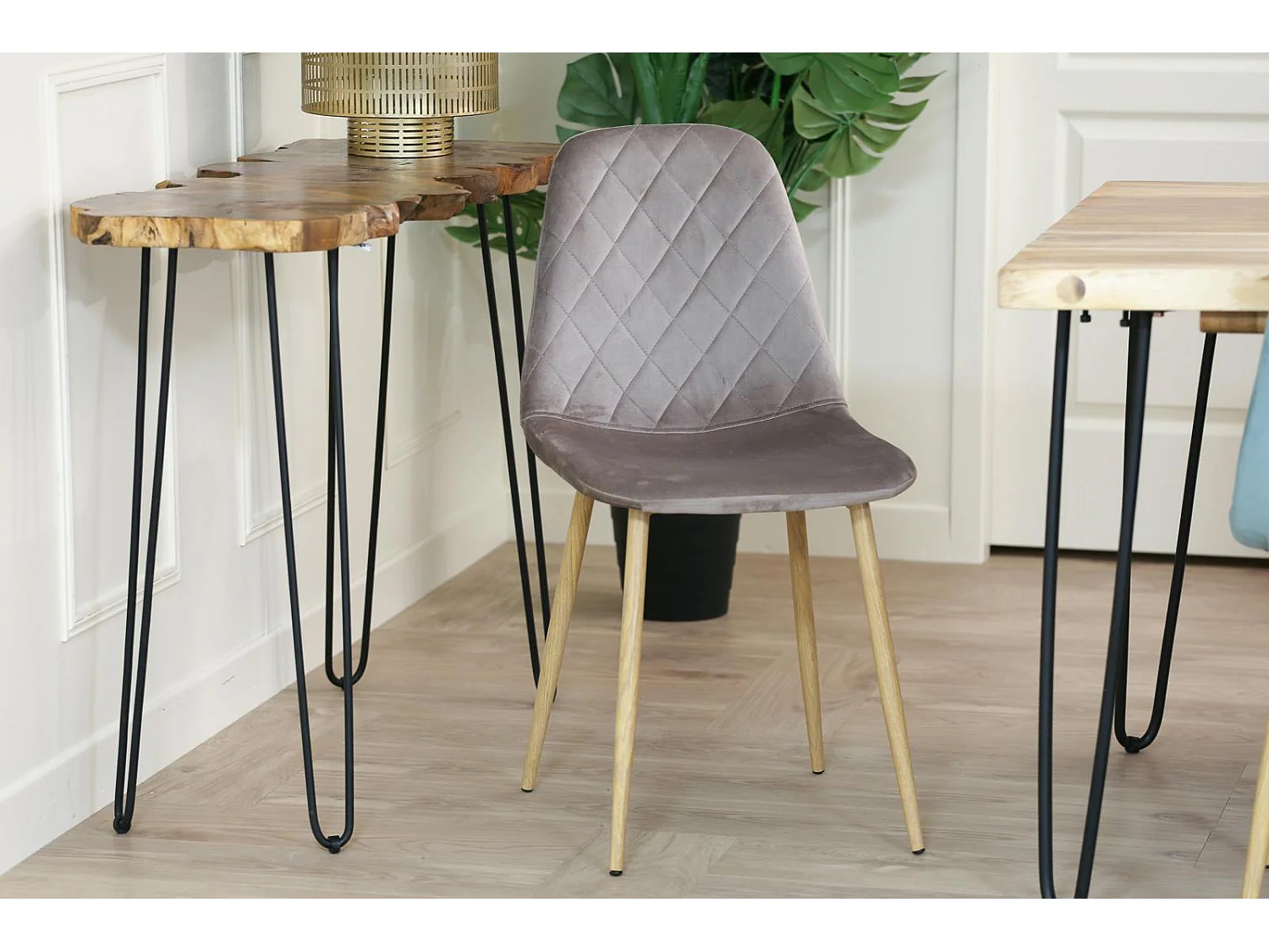 Chaise capitonnée velours gris taupe HAWAI (lot de 2)