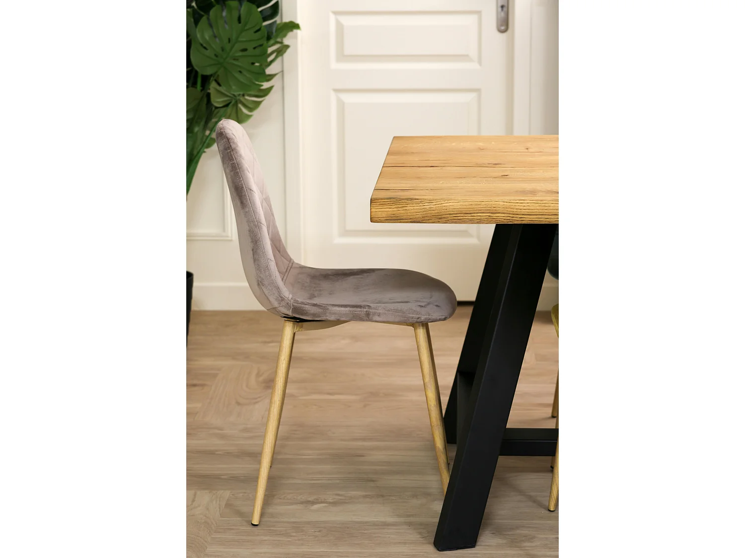 Chaise capitonnée velours gris taupe HAWAI (lot de 2)