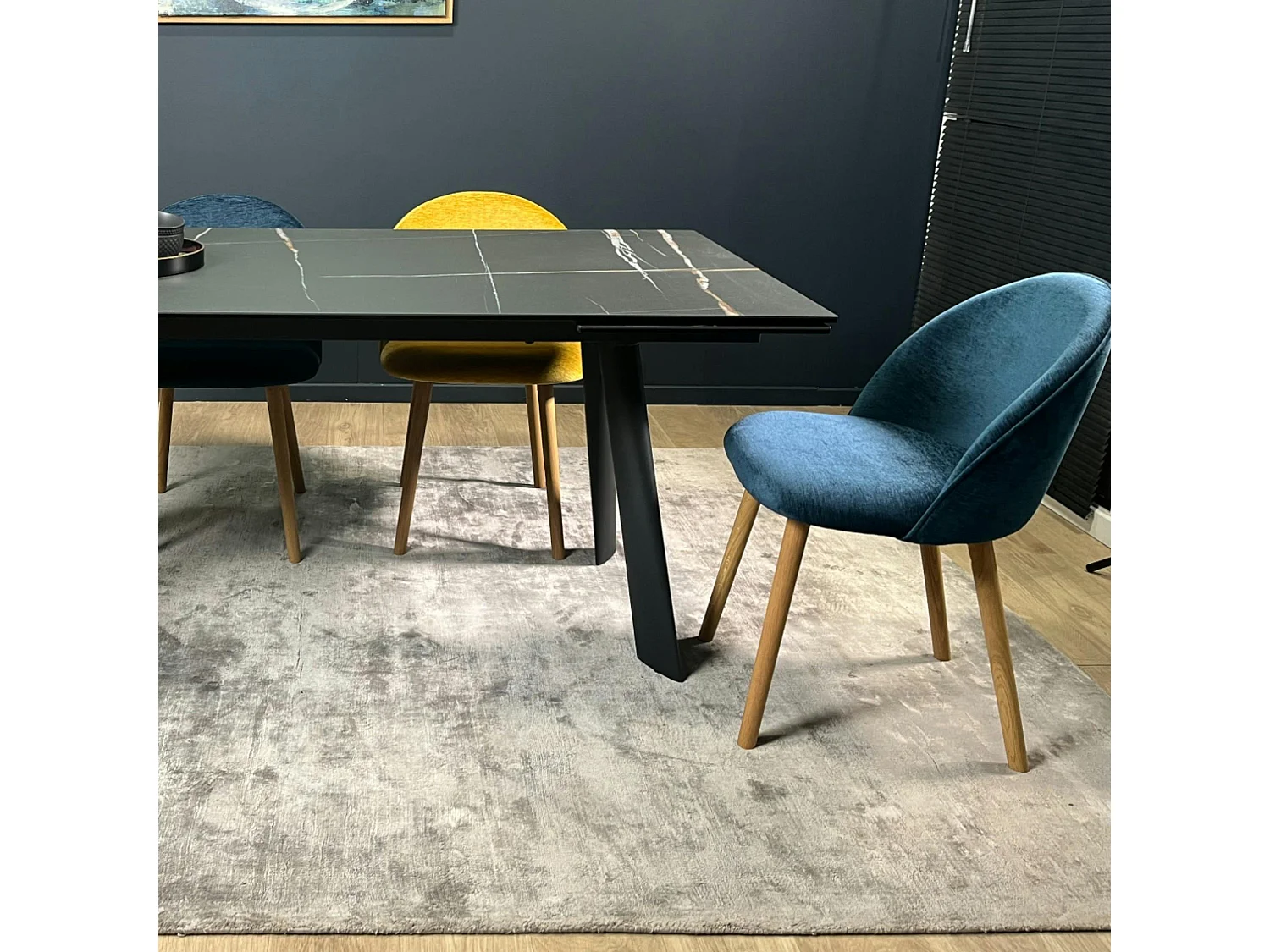 Chaise scandinave en bois et velours bleu (lot de 2) ETNA