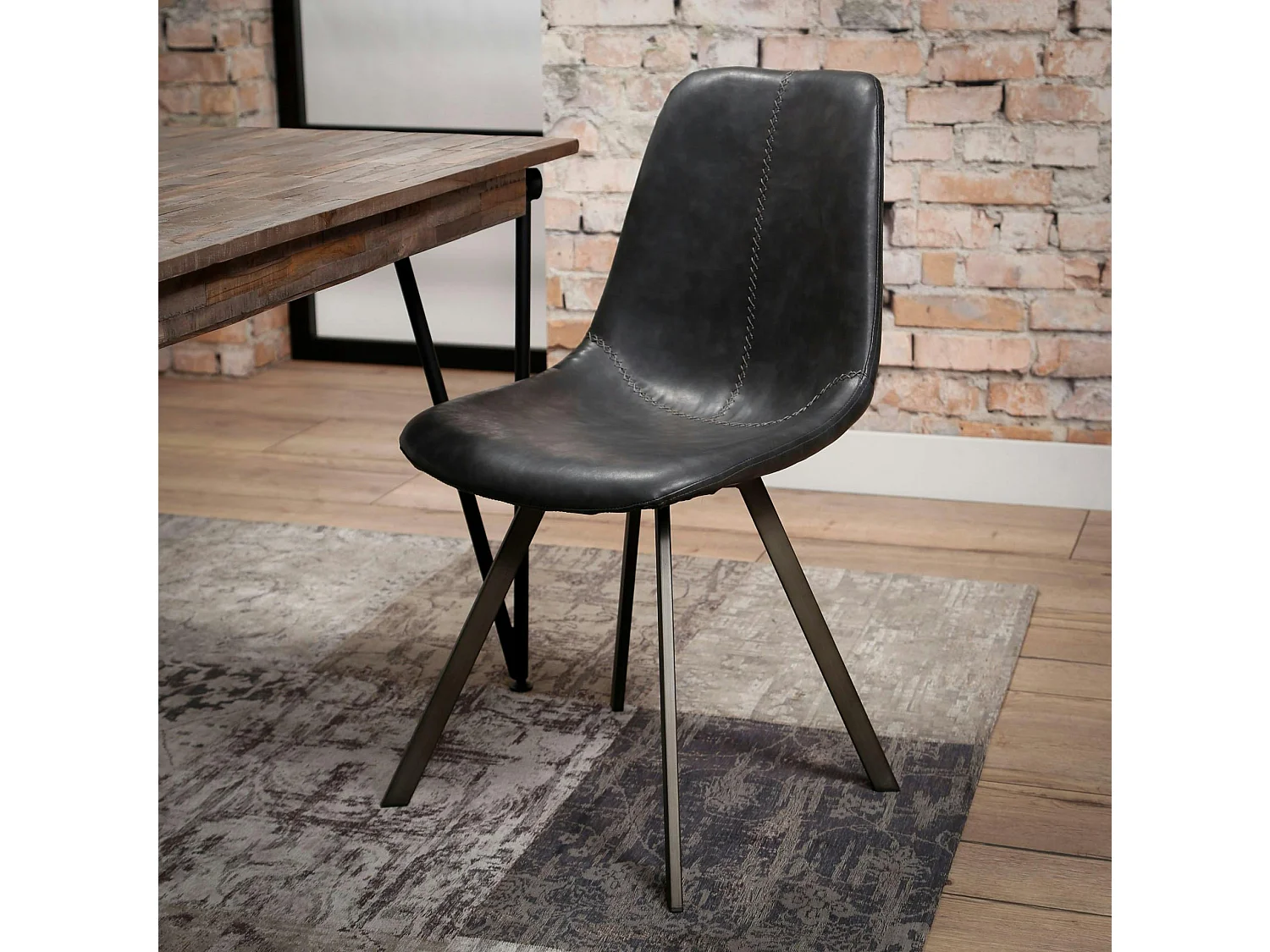 Chaise scandinave noire coutures apparentes pieds étoile HELSINKI (lot de 2)