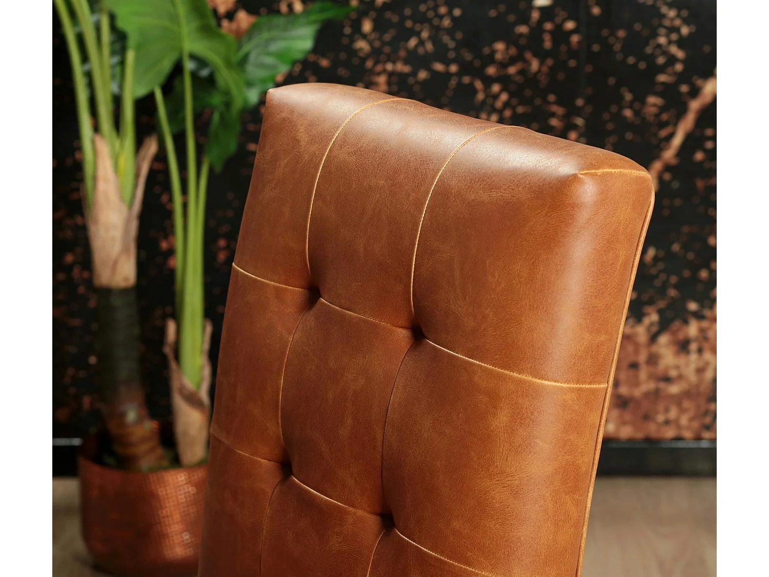 Chaise moderne camel (lot de 2) OKA