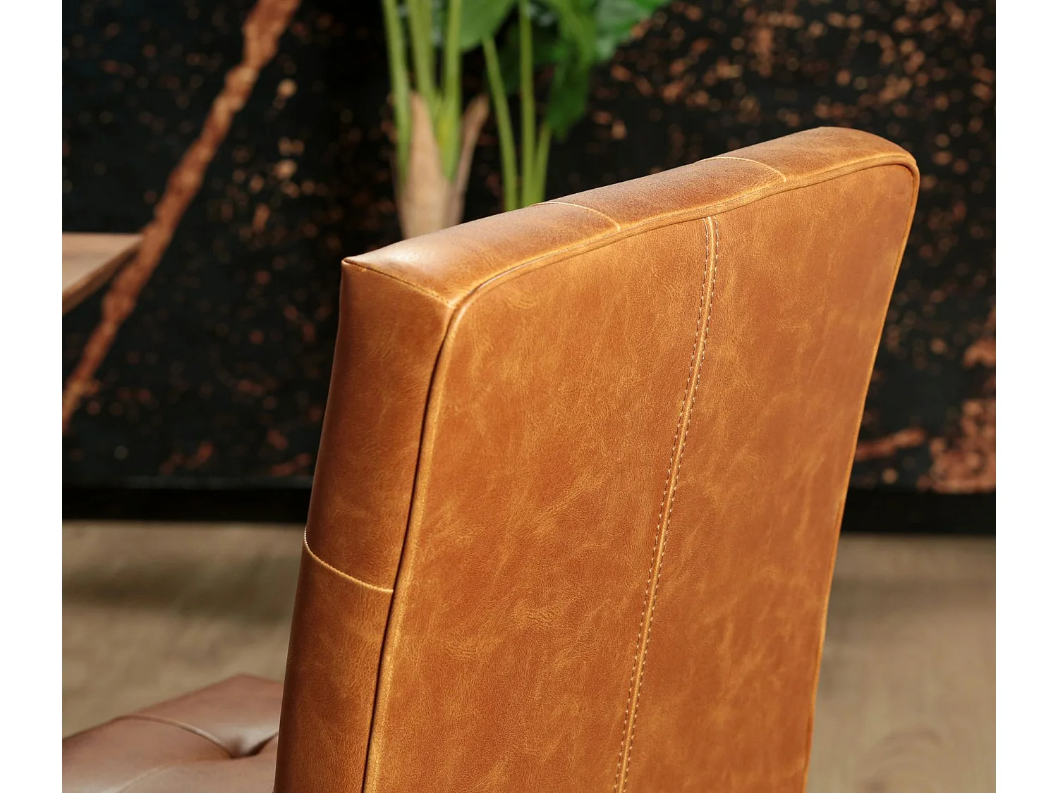 Chaise moderne camel (lot de 2) OKA