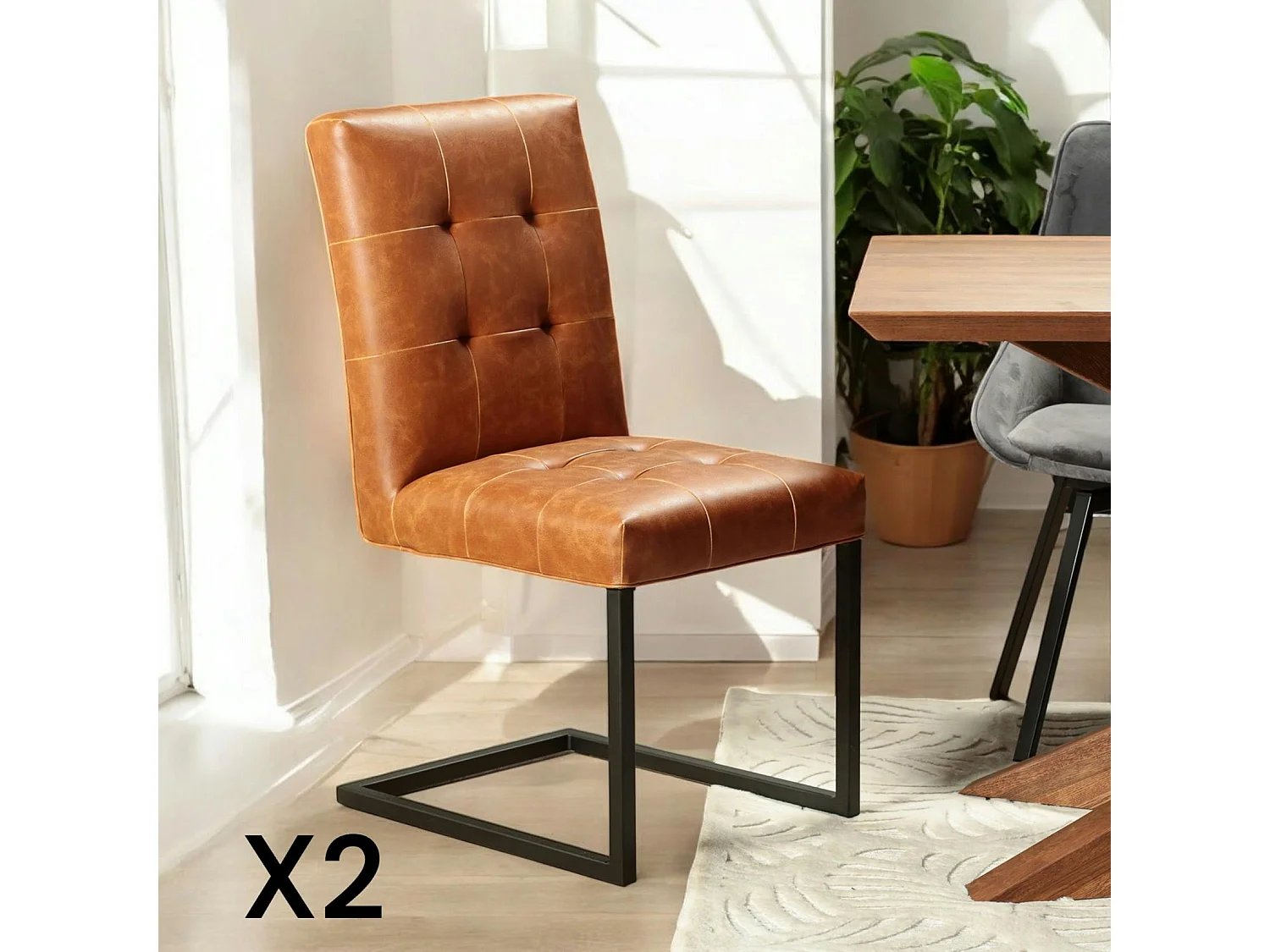 Chaise moderne camel (lot de 2) OKA