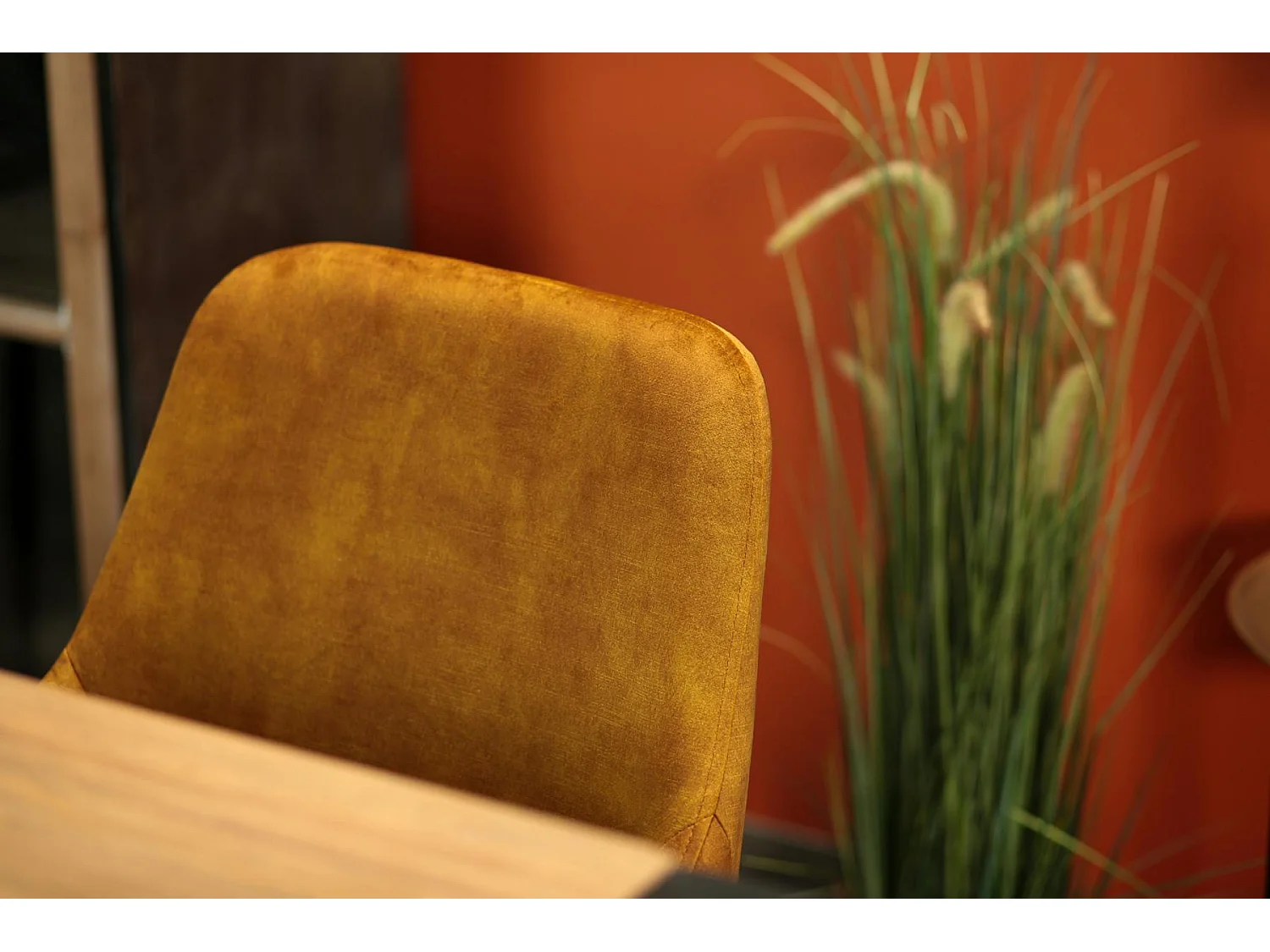 Chaise de salle à manger moutarde avec pieds métal (lot de 2) MALMOE