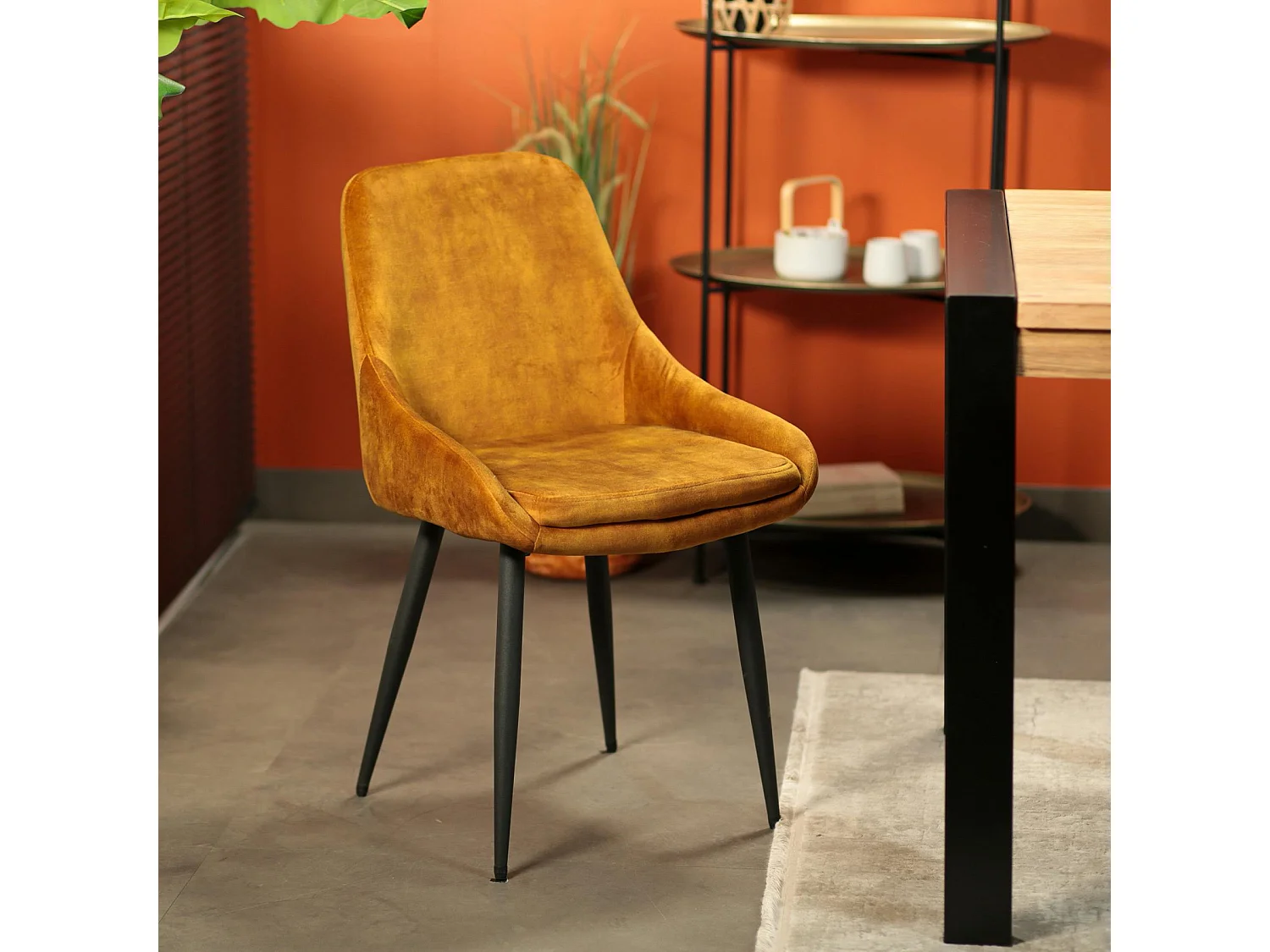 Chaise de salle à manger moutarde avec pieds métal (lot de 2) MALMOE