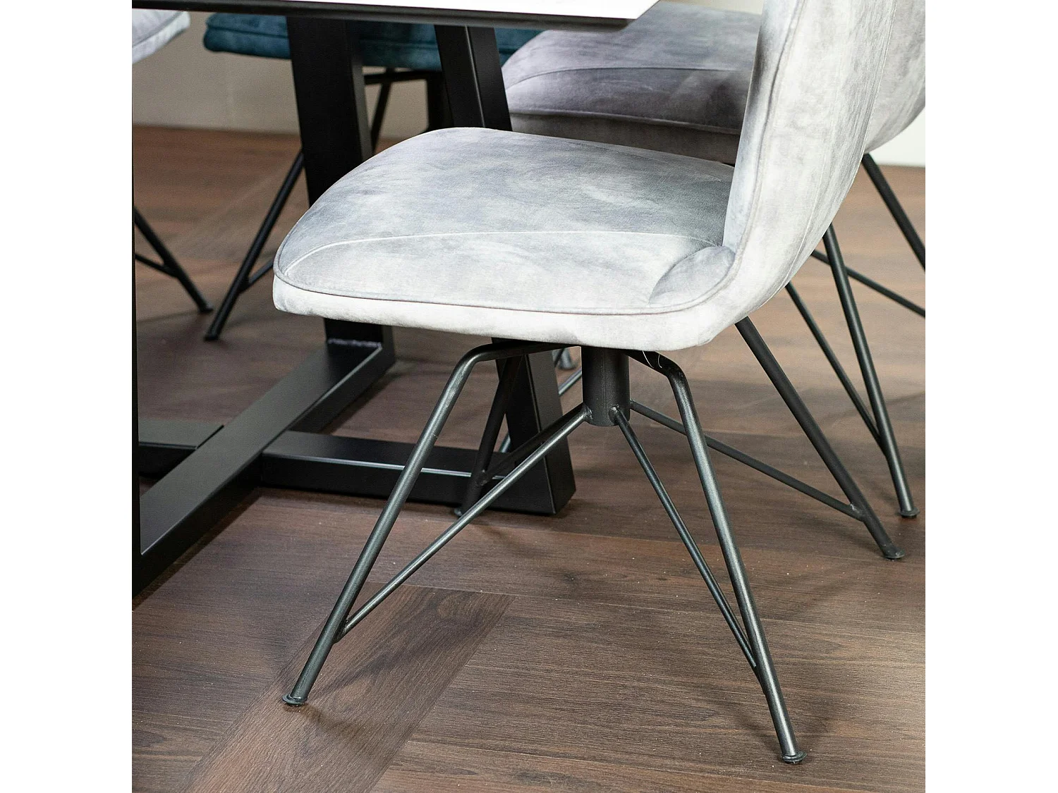 Chaise pivotante velours gris (lot de 2) OKA