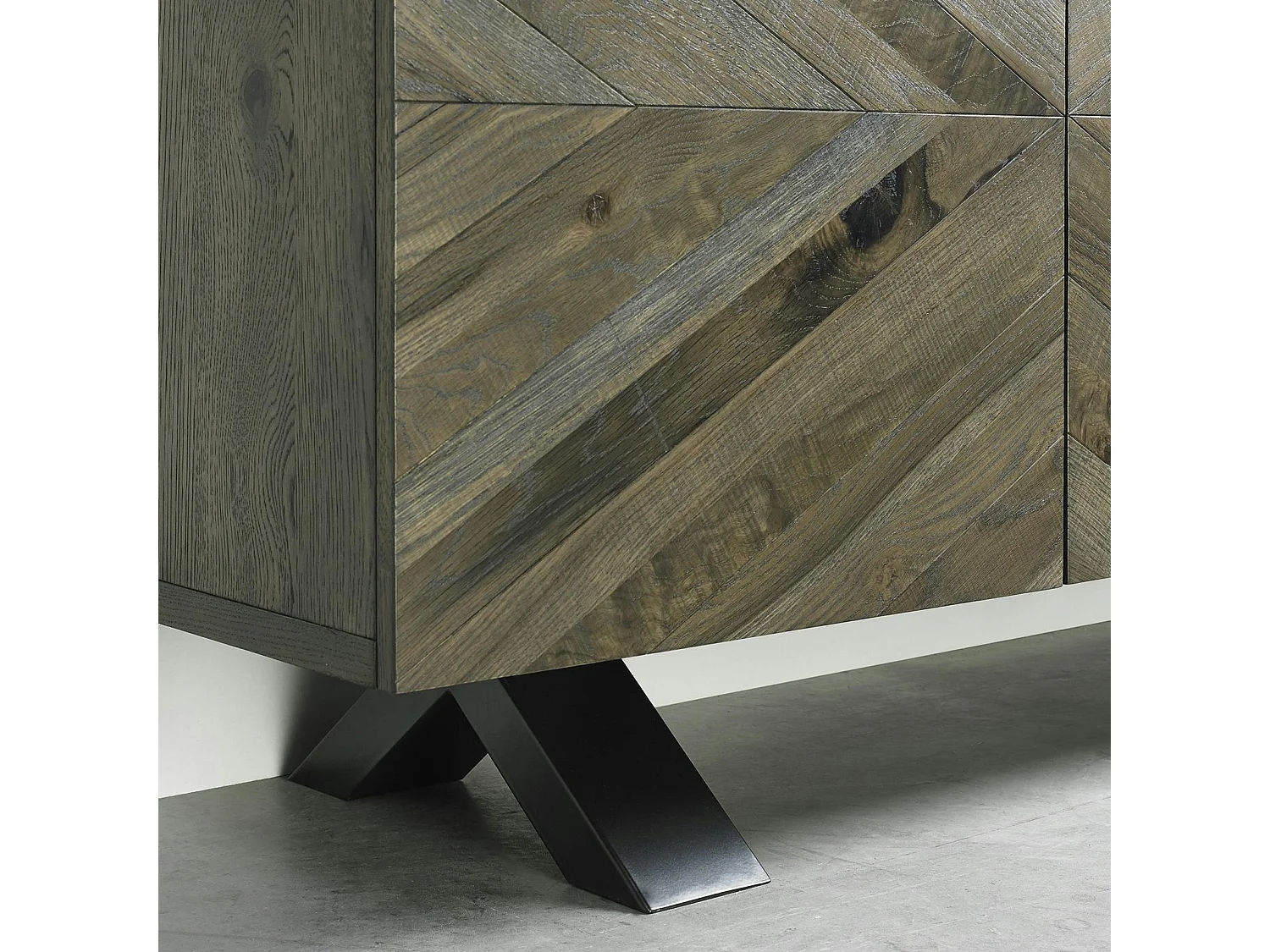 Buffet bas en marqueterie de chêne ARLINGTON