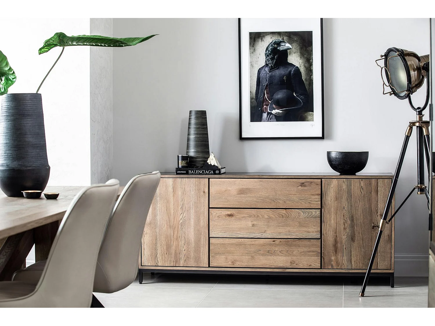 Buffet contemporain chêne massif encadrement métal noir HUDSON