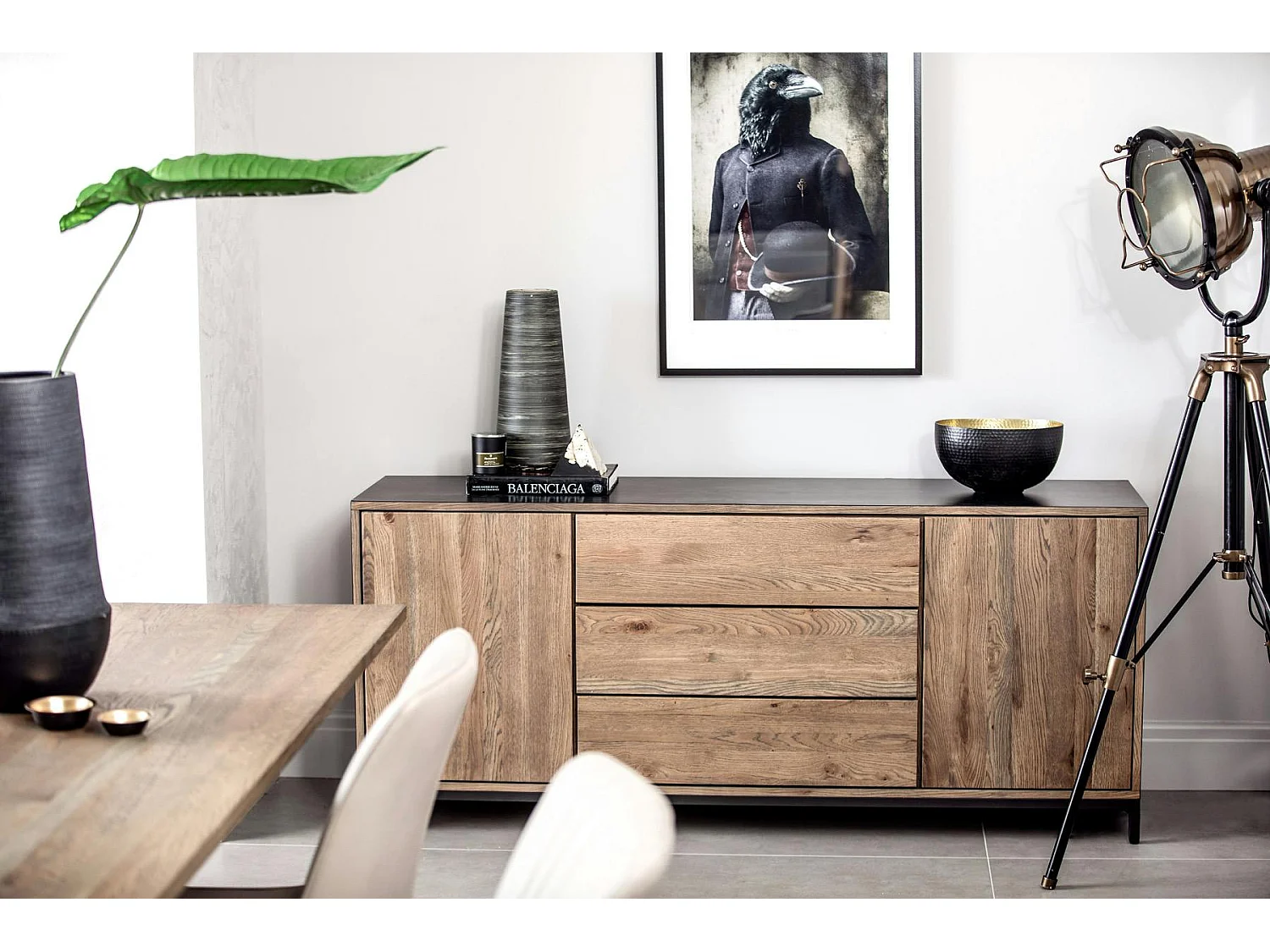 Buffet contemporain chêne massif encadrement métal noir HUDSON