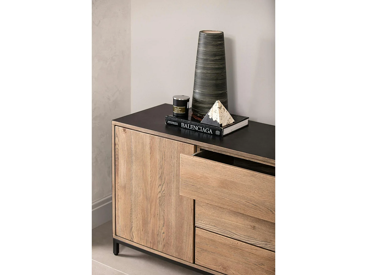 Buffet contemporain chêne massif encadrement métal noir HUDSON