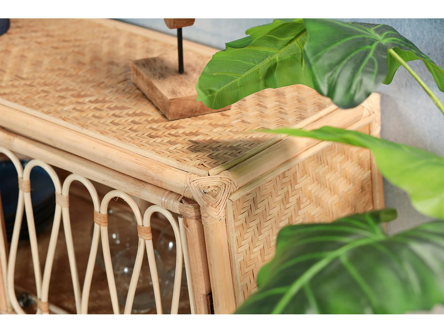 Buffet en rotin avec façade ajourée BALI