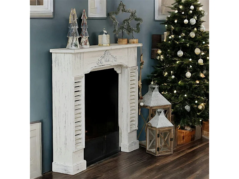 Manteau de cheminée en bois blanc aspect vieilli