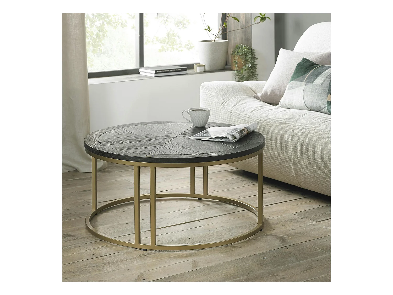 Table basse noire ronde en marqueterie de bois VALLEY