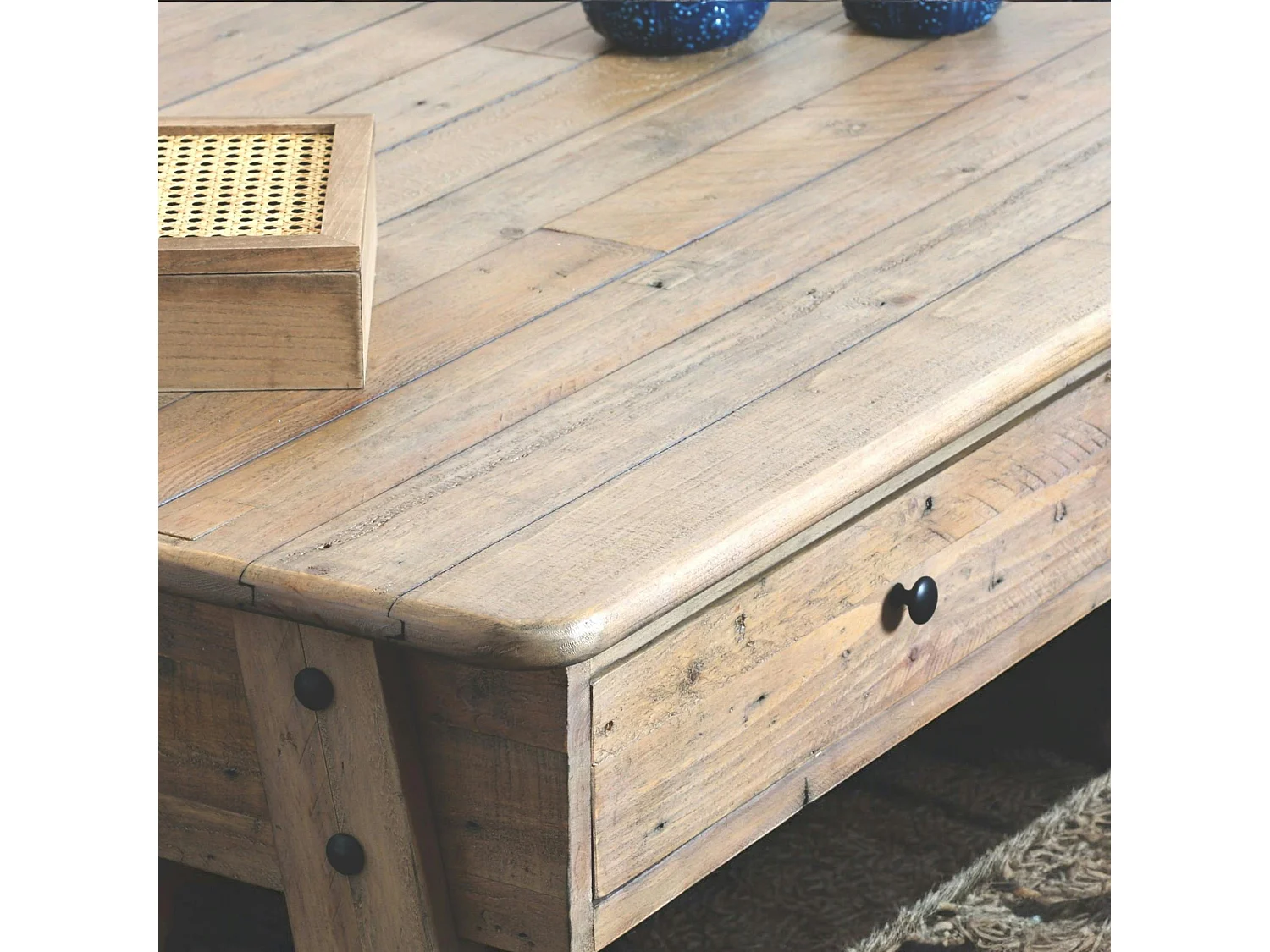 Table basse avec rangement bois recyclé clair tréteaux SALERNE