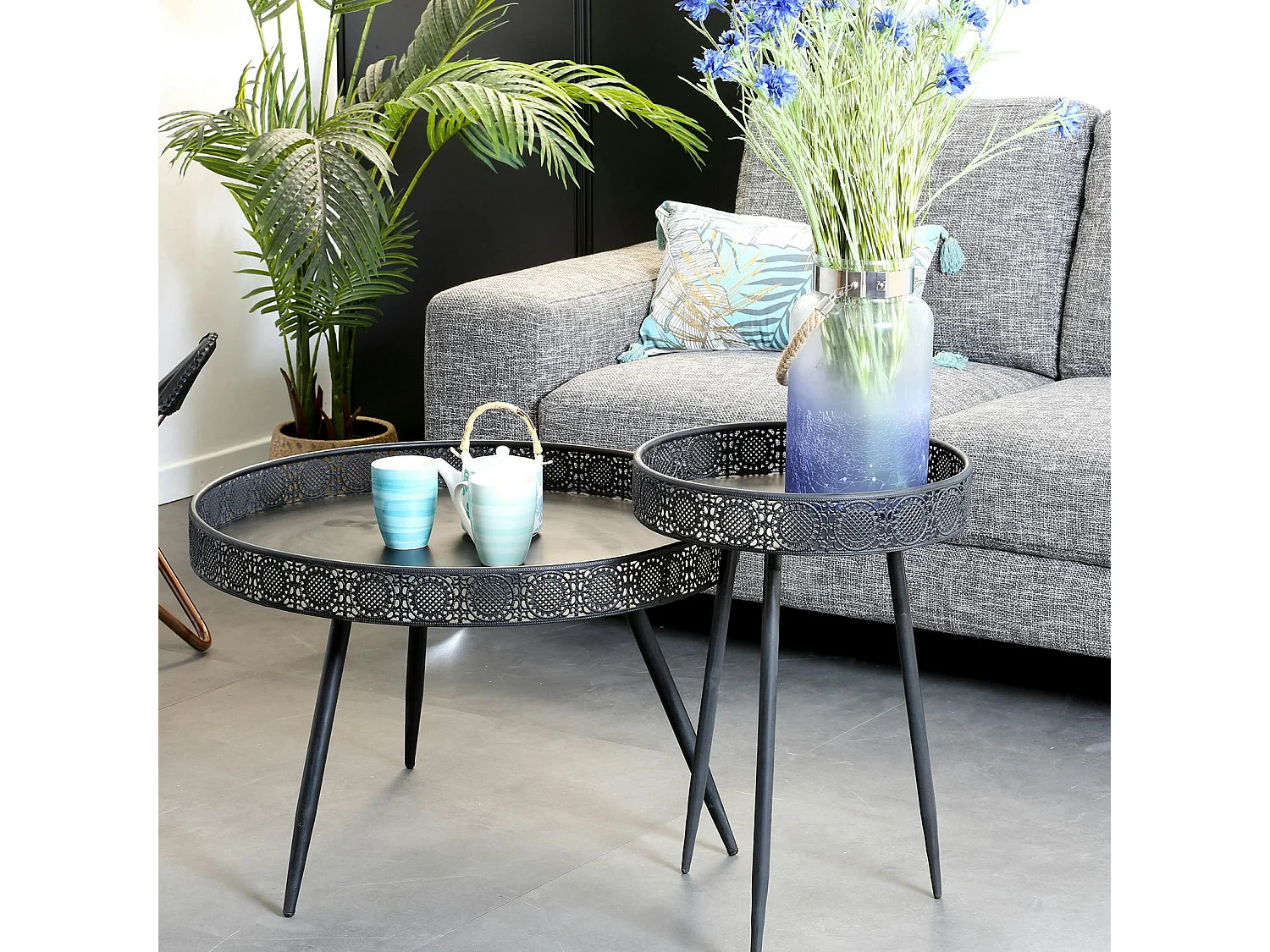 Table basse métal noir motifs ajourés grand modèle