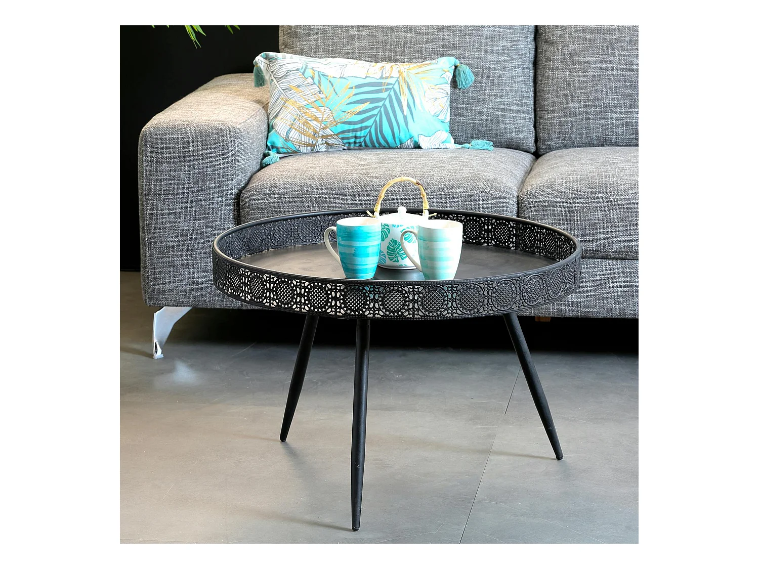 Table basse métal noir motifs ajourés grand modèle