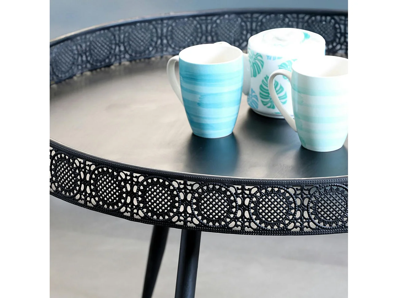 Table basse métal noir motifs ajourés grand modèle