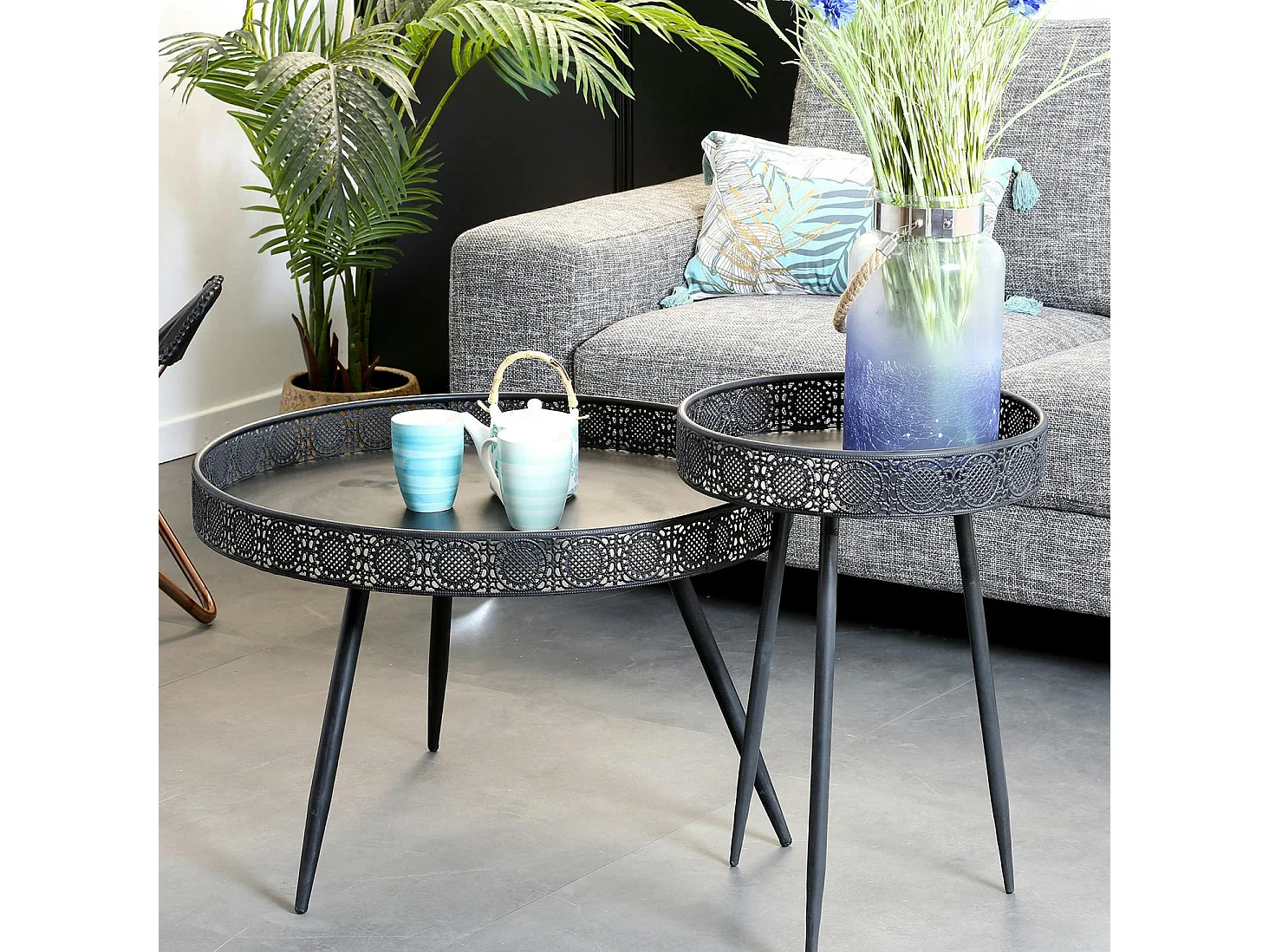 Table basse métal noir motifs ajourés grand modèle