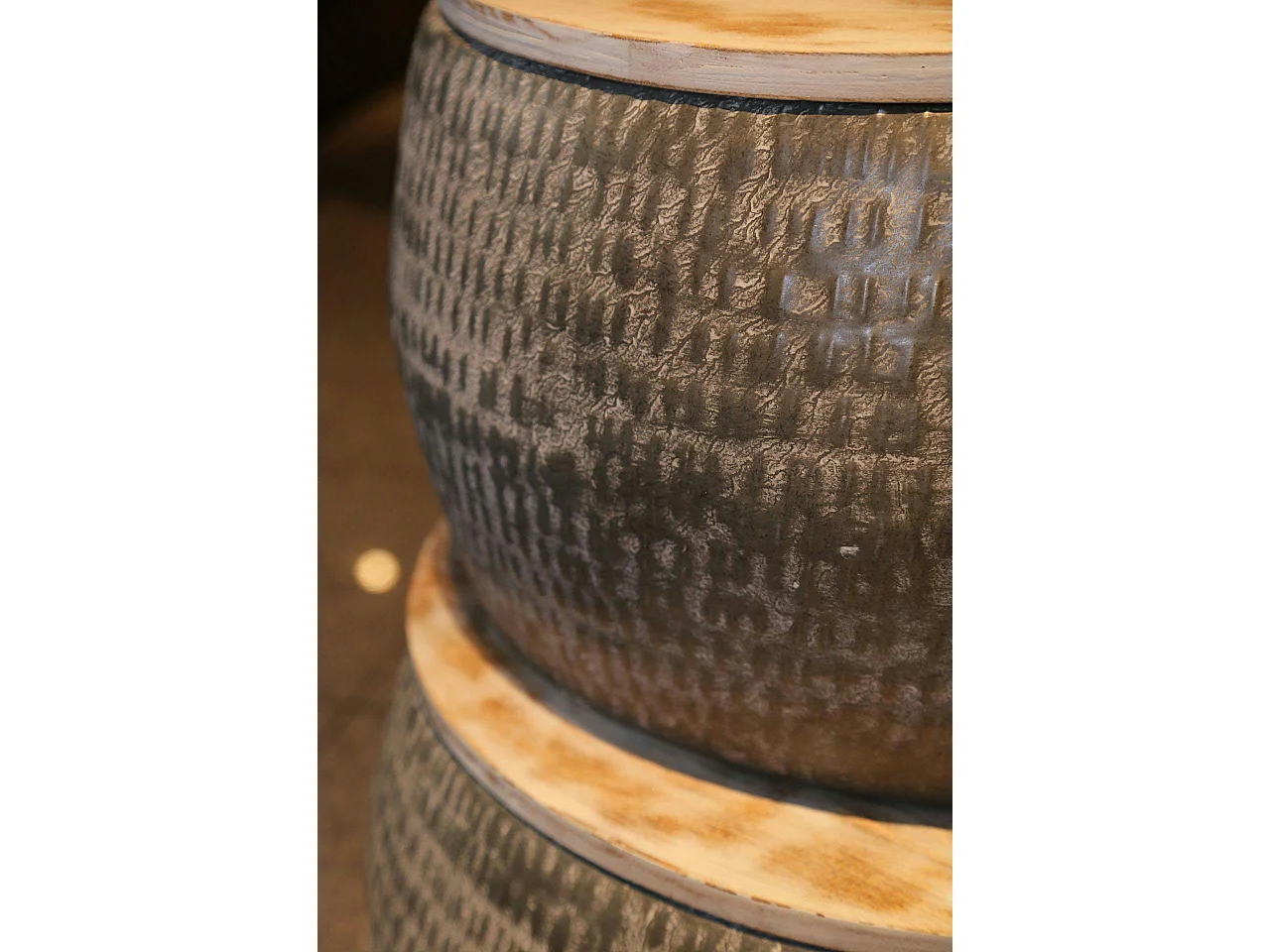 Table basse ronde acier martelé manguier (2 pièces)