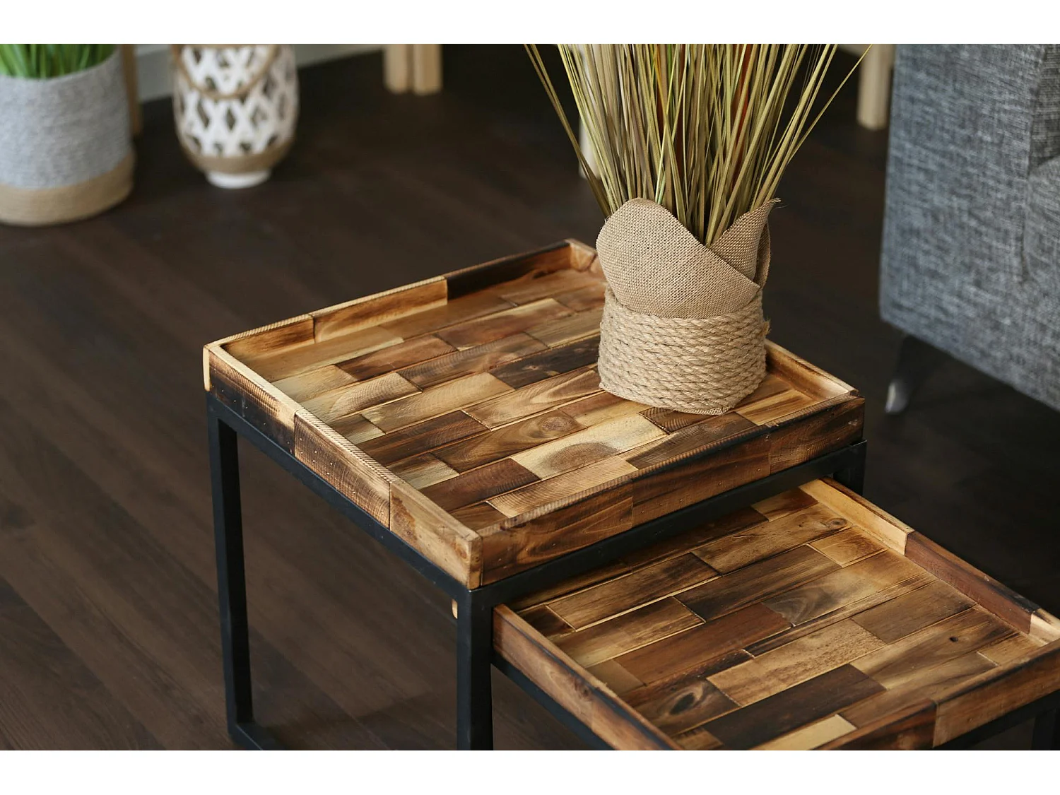 Table gigogne carrée en bois d'acacia recyclé (lot de 2)