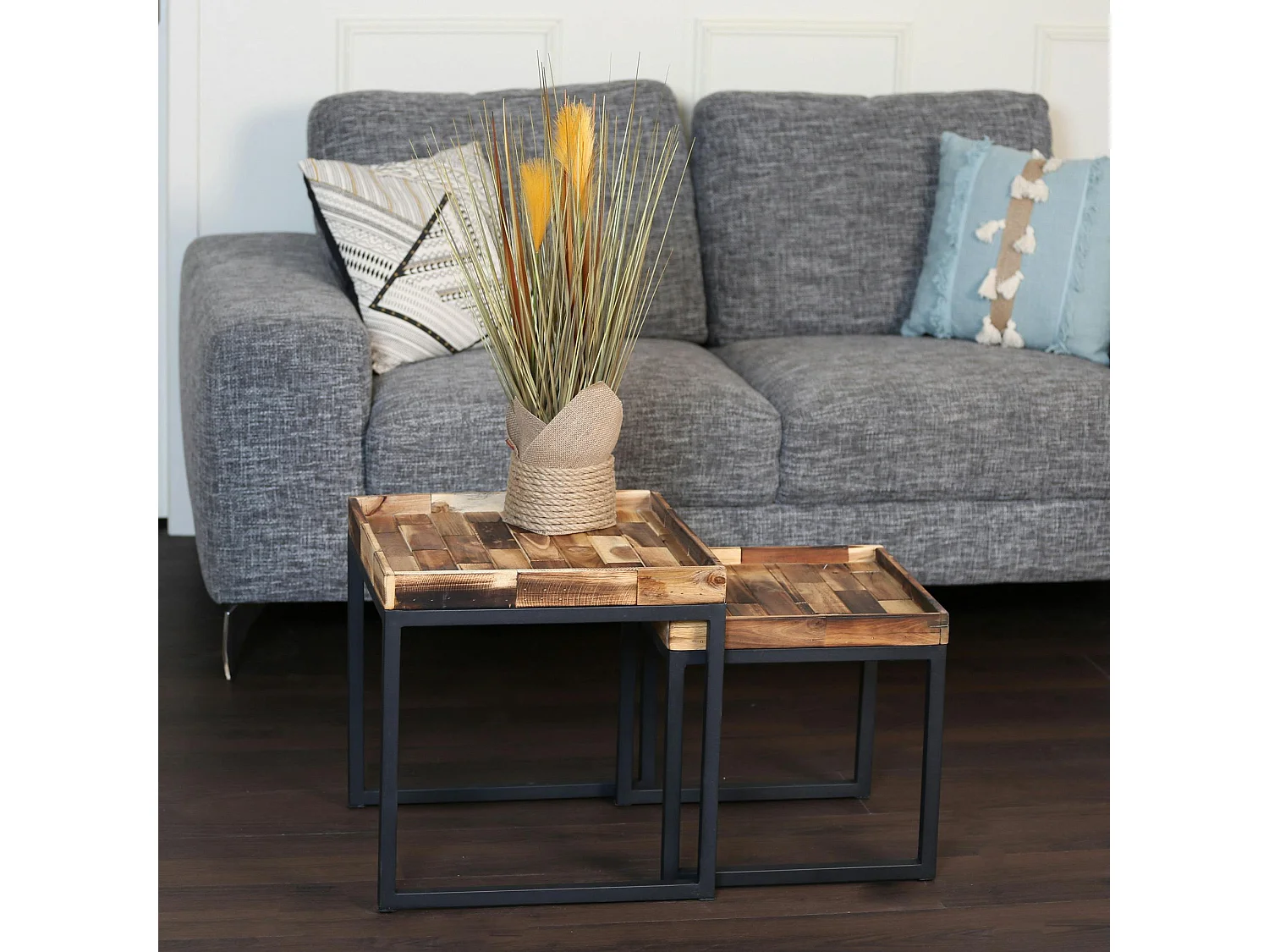 Table gigogne carrée en bois d'acacia recyclé (lot de 2)