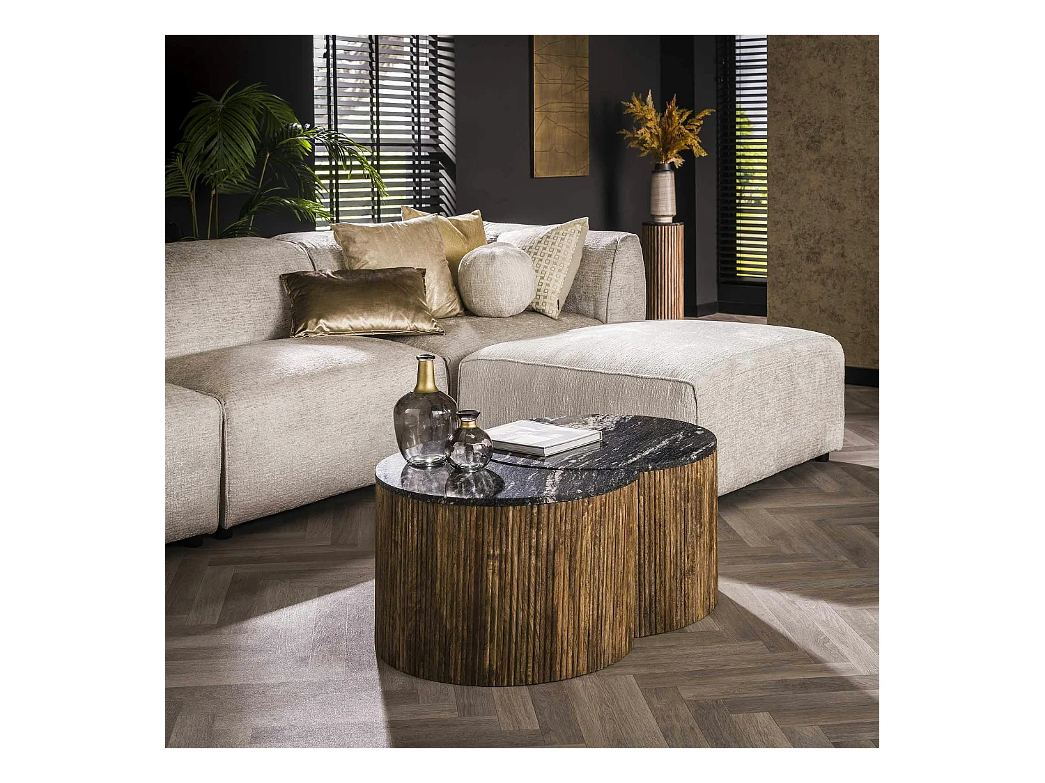 Table basse en marbre noir et bois de manguier forme lune (lot de 2) DELHI
