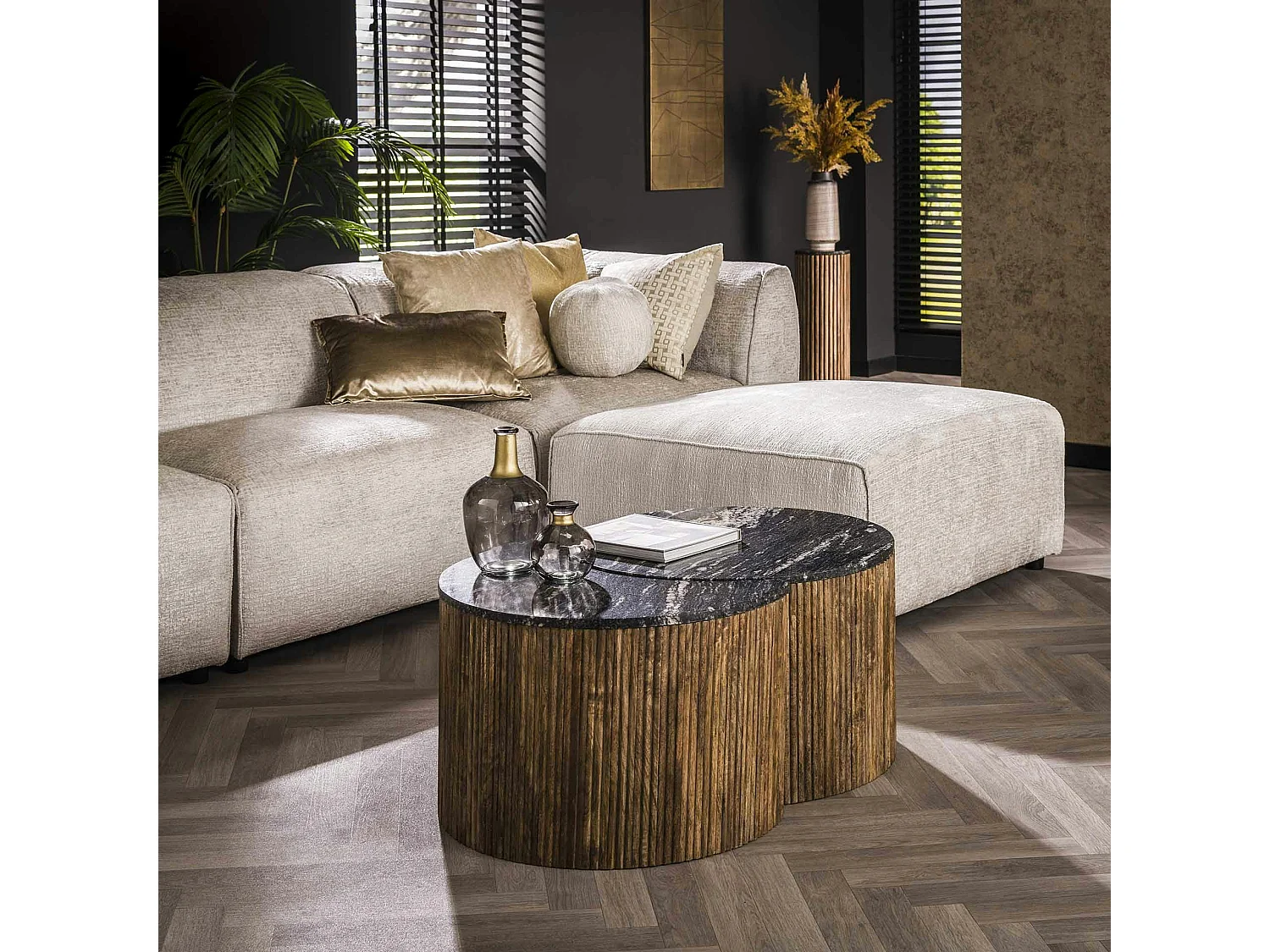 Table basse en marbre noir et bois de manguier forme lune (lot de 2) DELHI