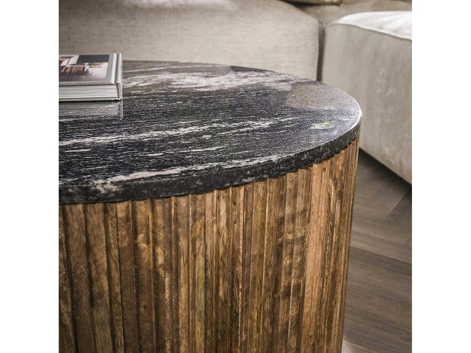 Table basse en marbre noir et bois de manguier forme lune (lot de 2) DELHI