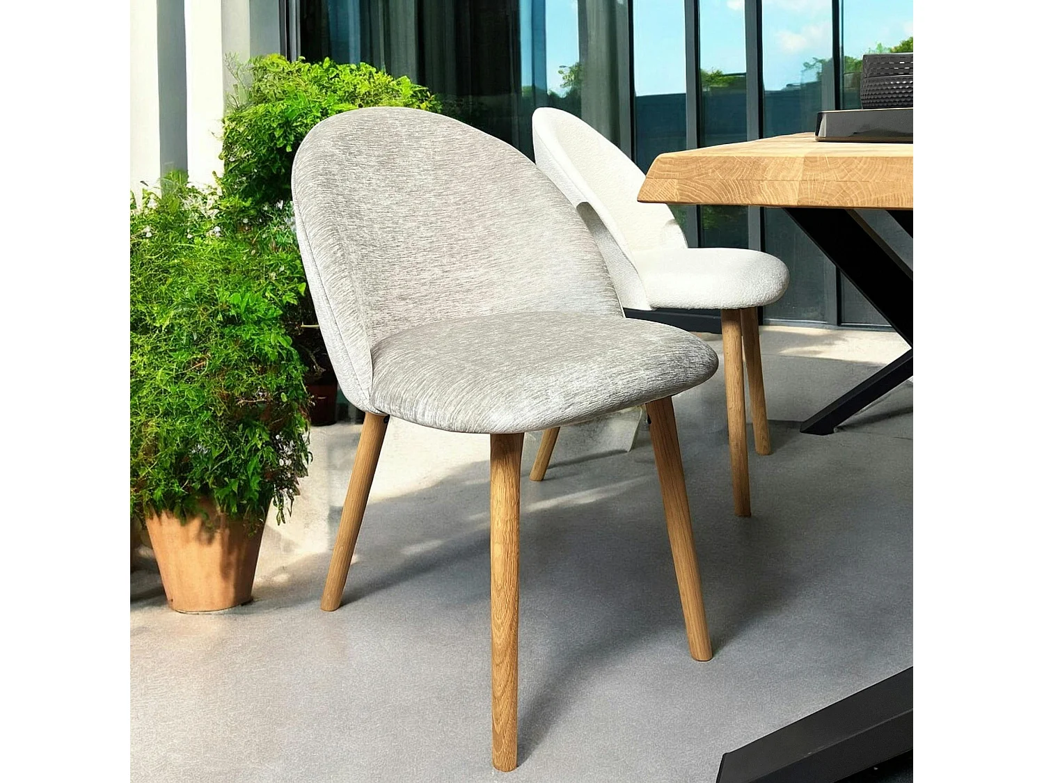 Chaise scandinave en bois et velours gris (lot de 2) ETNA