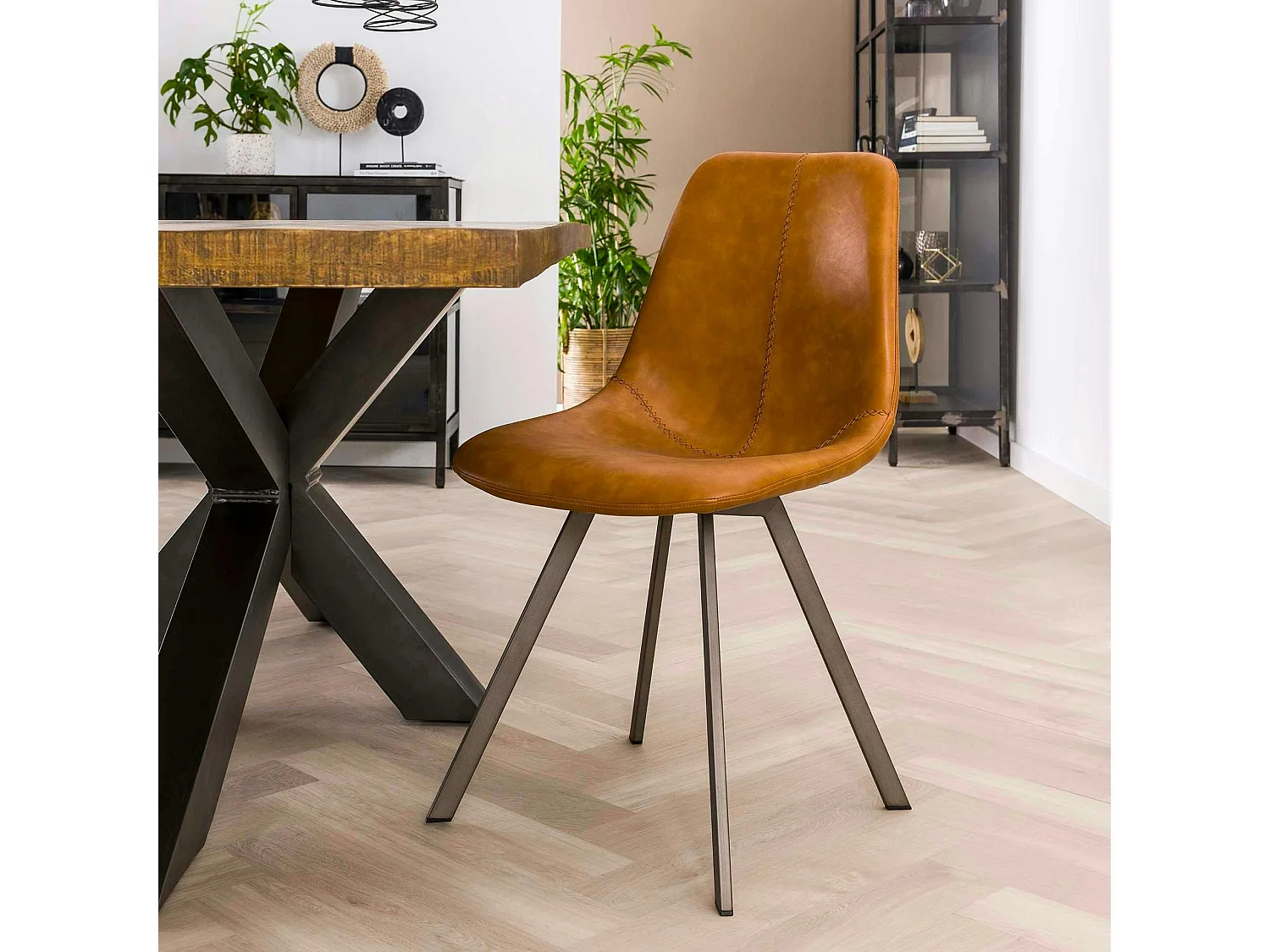 Chaise scandinave camel coutures apparentes pieds étoile HELSINKI (lot de 2)